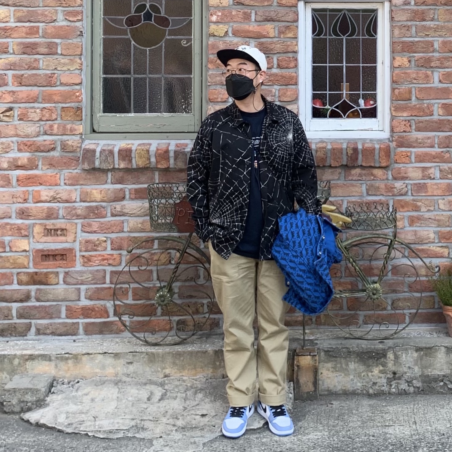 Supreme Snap Front Twill Jacket Panther - 18FW, Jordan 1 Retro High OG University Blue 착용 스타일