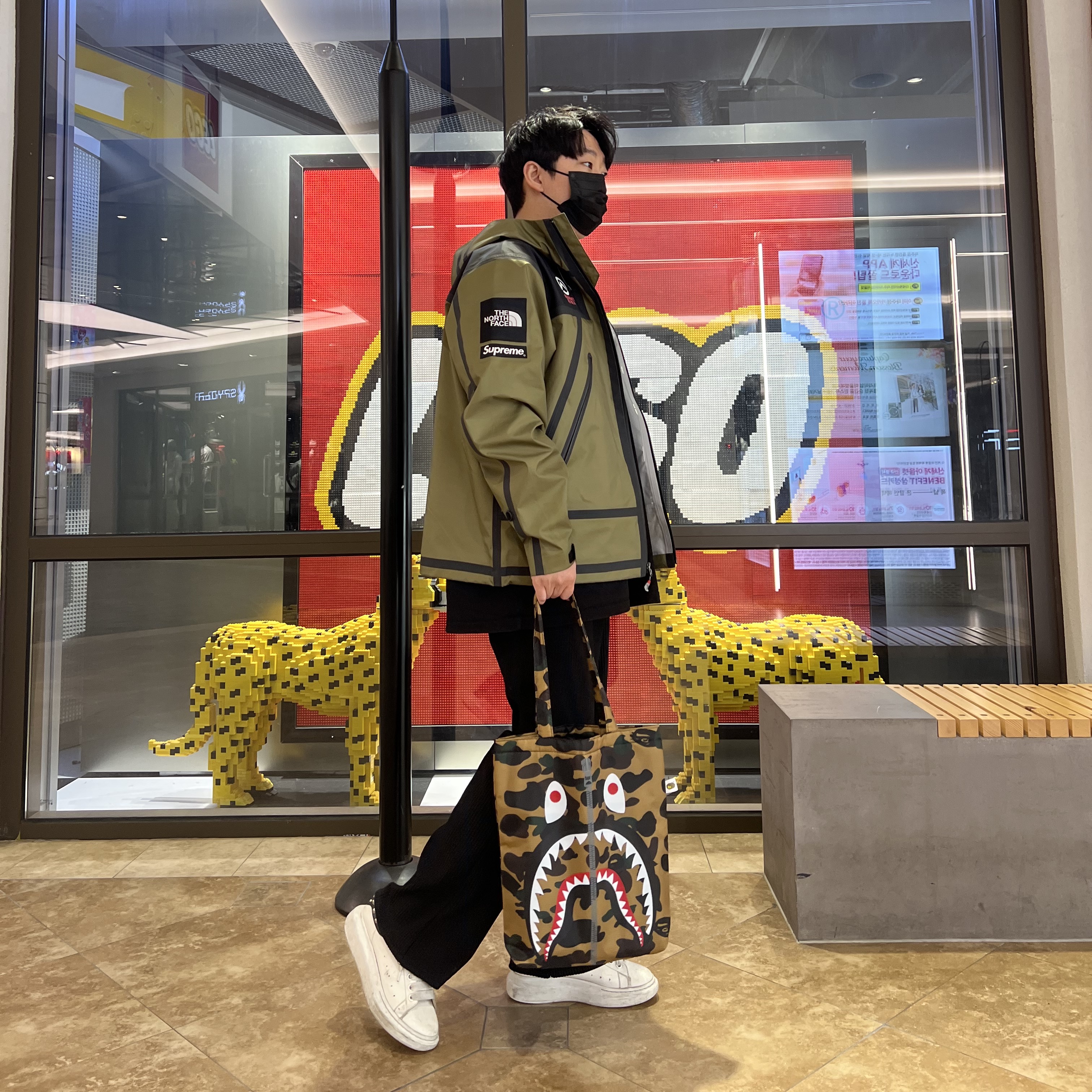 Supreme x The North Face Summit Series Outer Tape Seam Jacket Olive - 21SS 착용 스타일