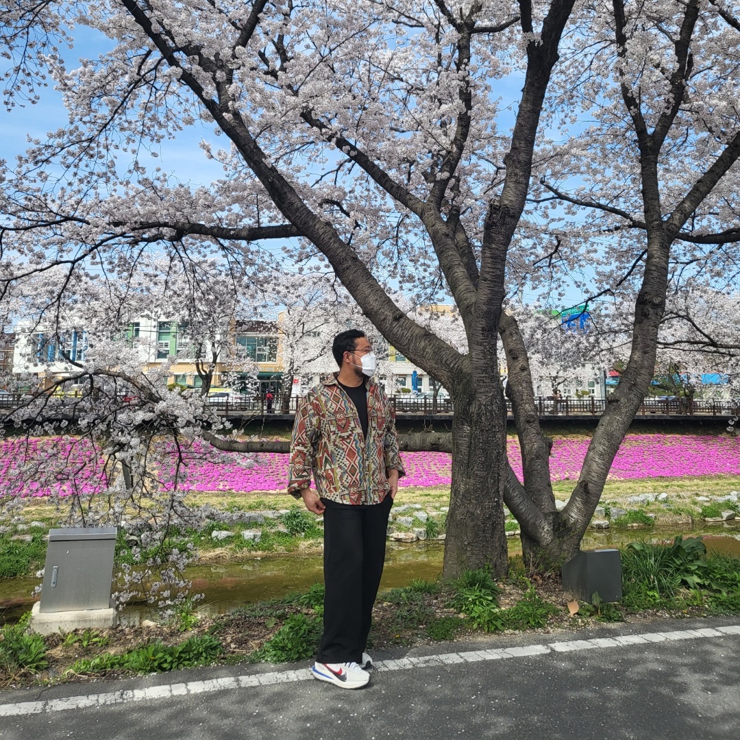 Nike x Sacai VaporWaffle Royal Fuchsia 착용 스타일