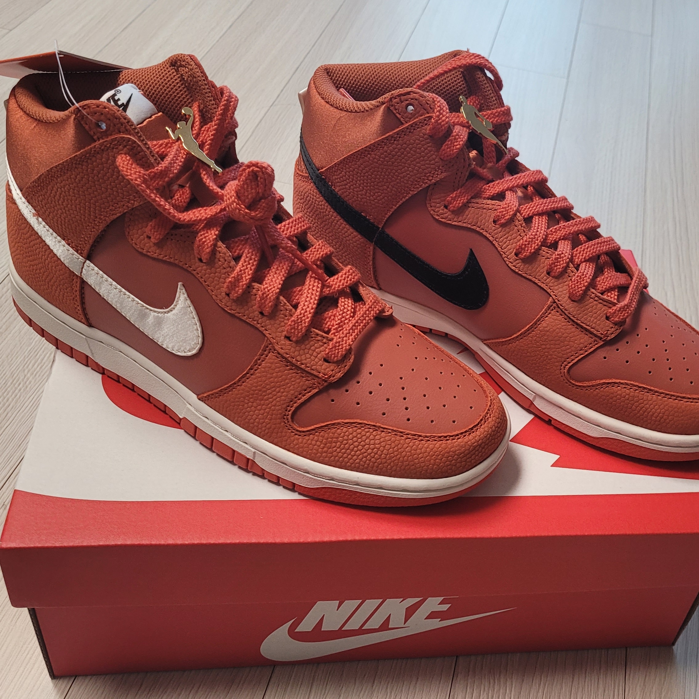 Nike Dunk High Retro PRM EMB One Game 착용 스타일 - 2