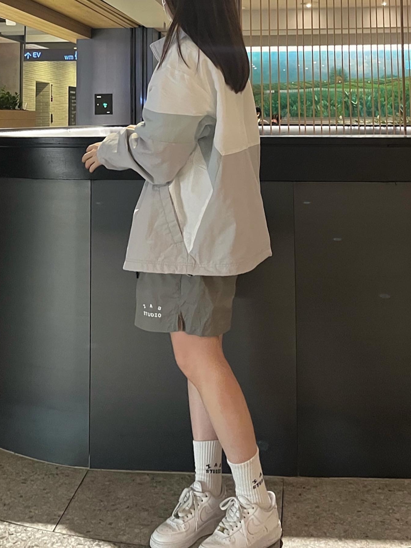 IAB Studio Woven Shorts Gray, Nike Air Force 1 '07 Low White 착용 스타일