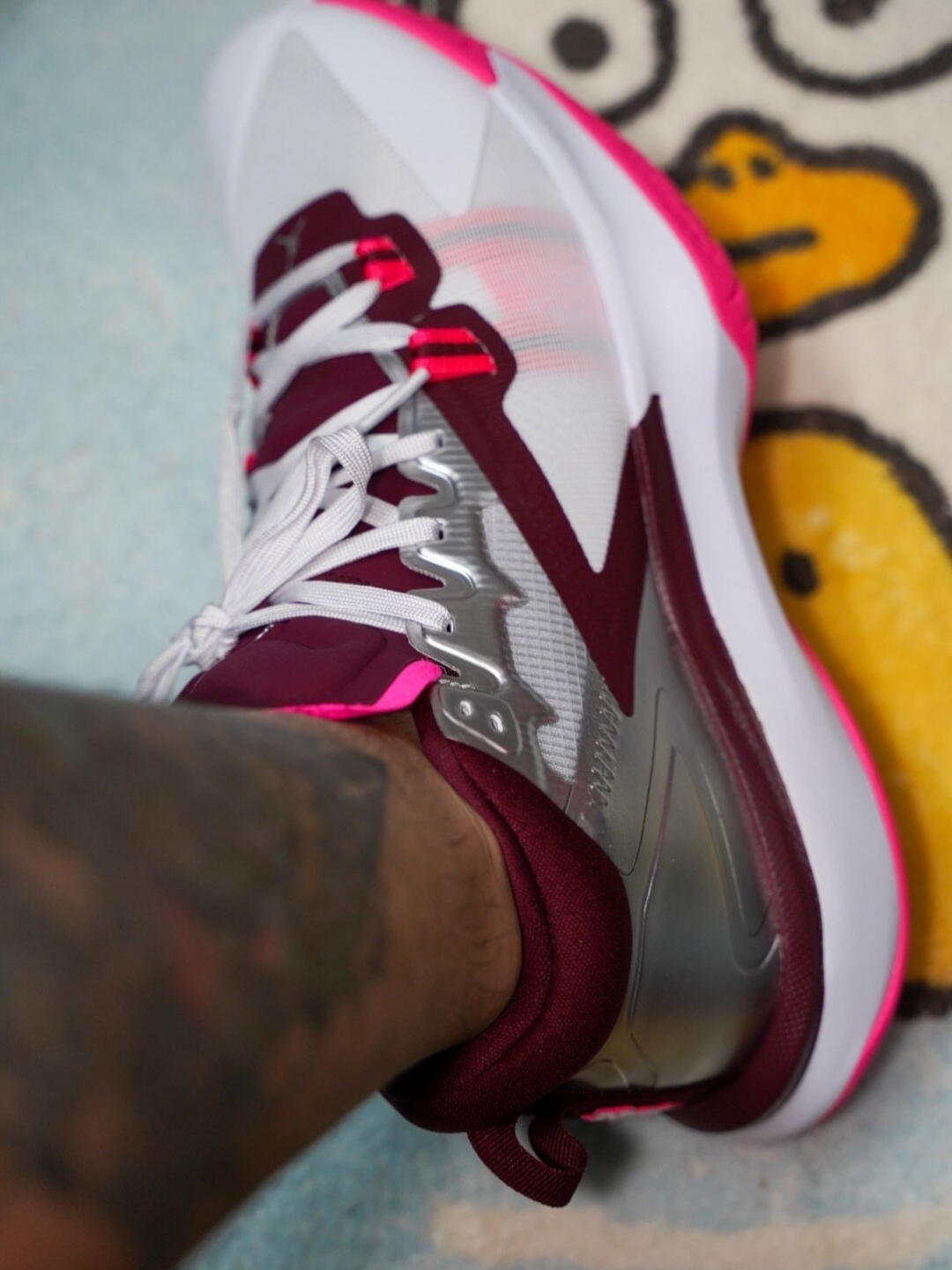 Jordan Zion 1 PF White Metallic Silver Hyper Pink 착용 스타일