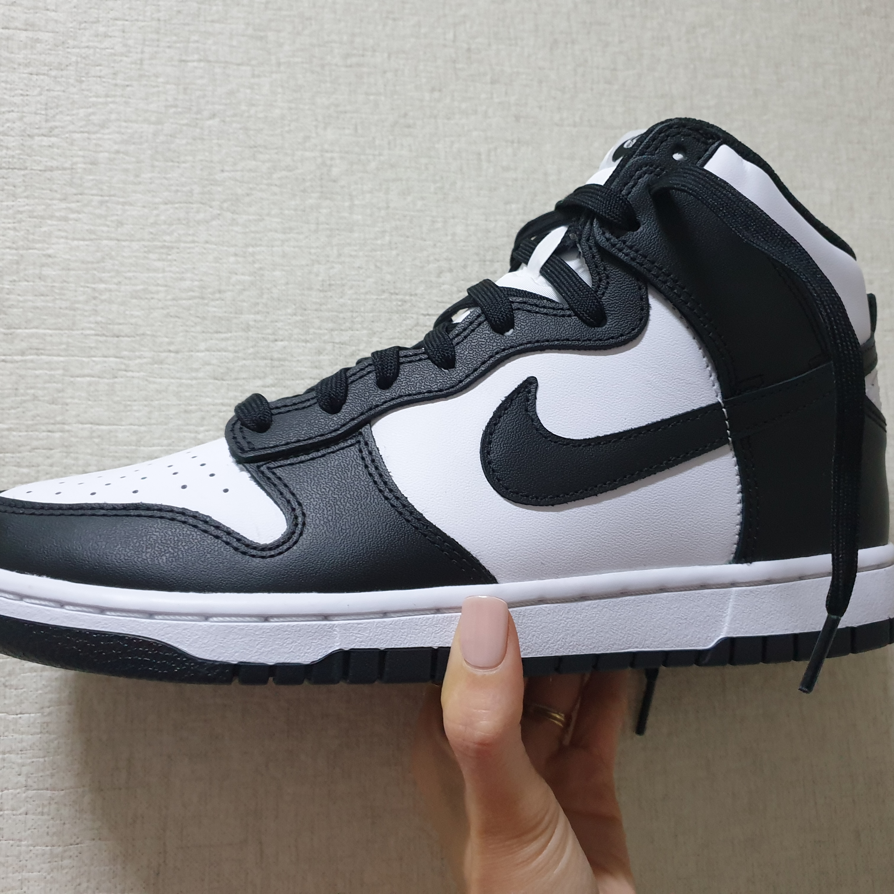 Nike Dunk High Retro Championship White 착용 스타일