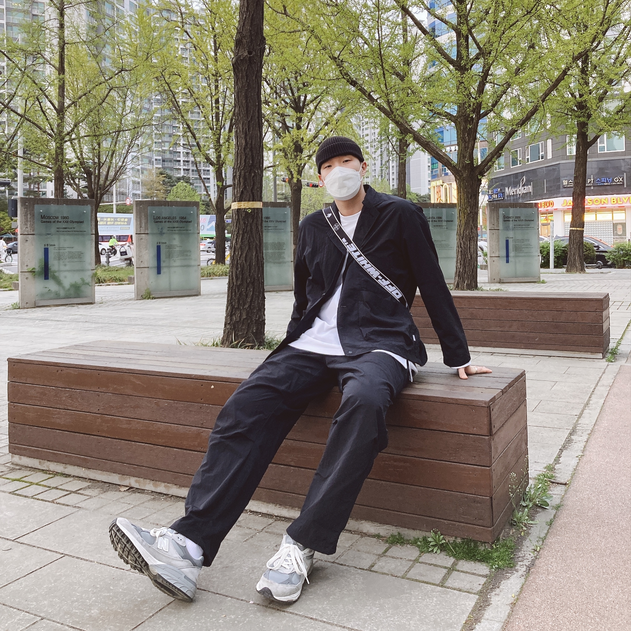 New Balance 993 Made in USA Grey - D Standard, Off-White x Amore Pacific Protection Box (Without Cosmetics) 착용 스타일 - 2