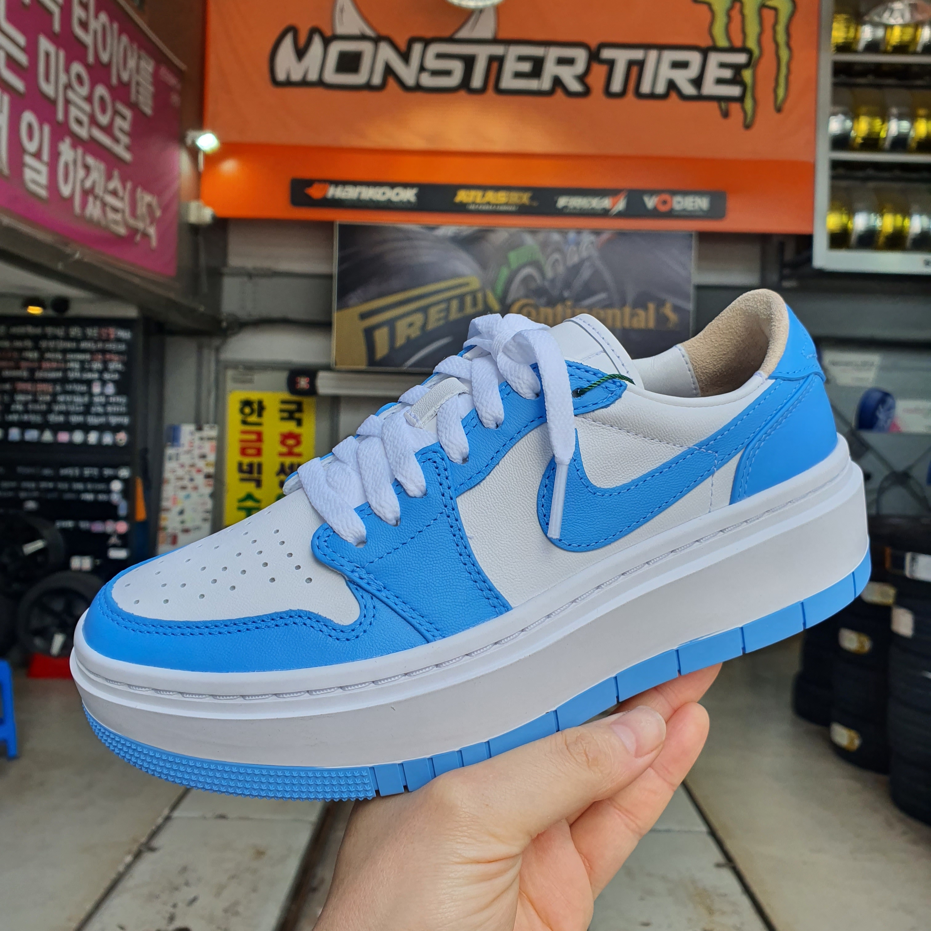 (W) Jordan 1 Elevate Low SE University Blue 착용 스타일 - 3