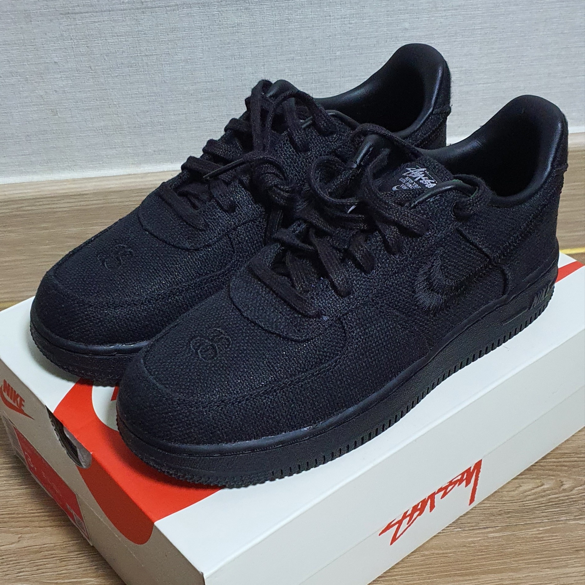 (PS) Nike x Stussy Force 1 Low Triple Black 착용 스타일 - 1