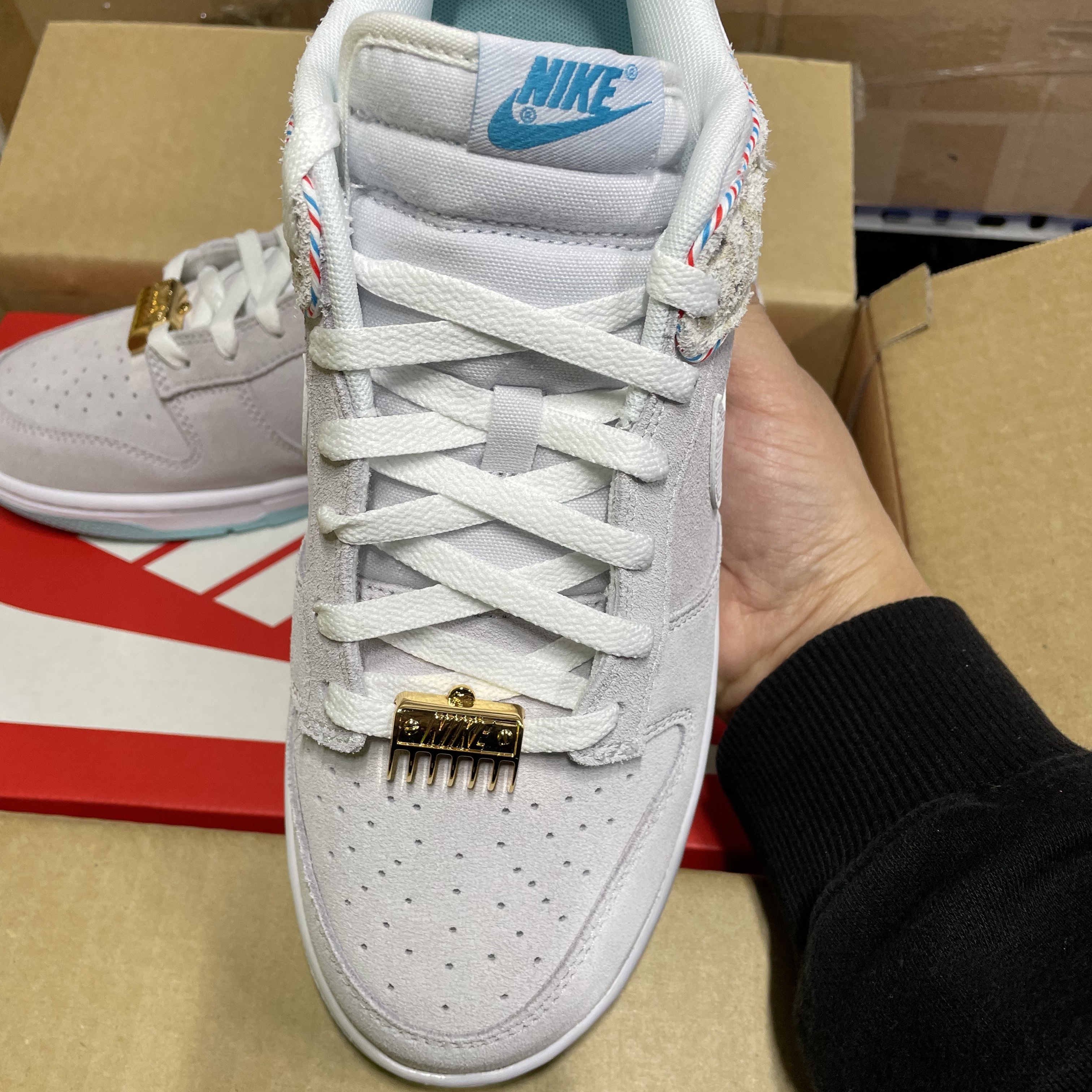 Nike Dunk Low Retro SE Barber Shop Grey 착용 스타일 - 5