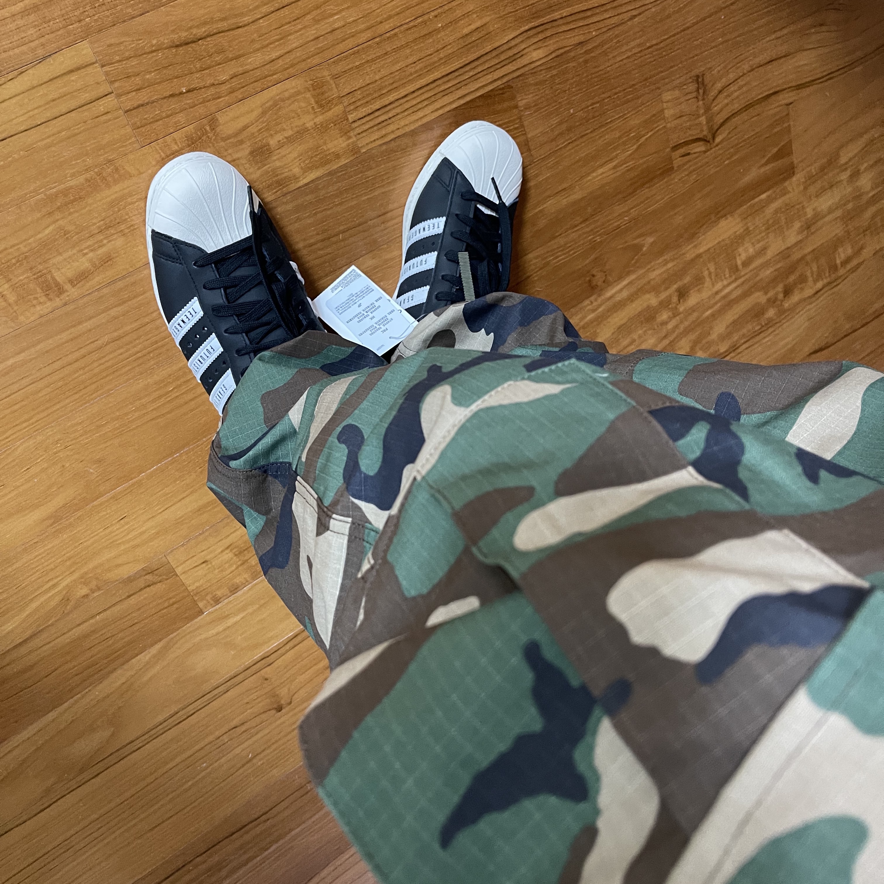 Adidas x Human Made Superstar Black White 착용 스타일 - 2