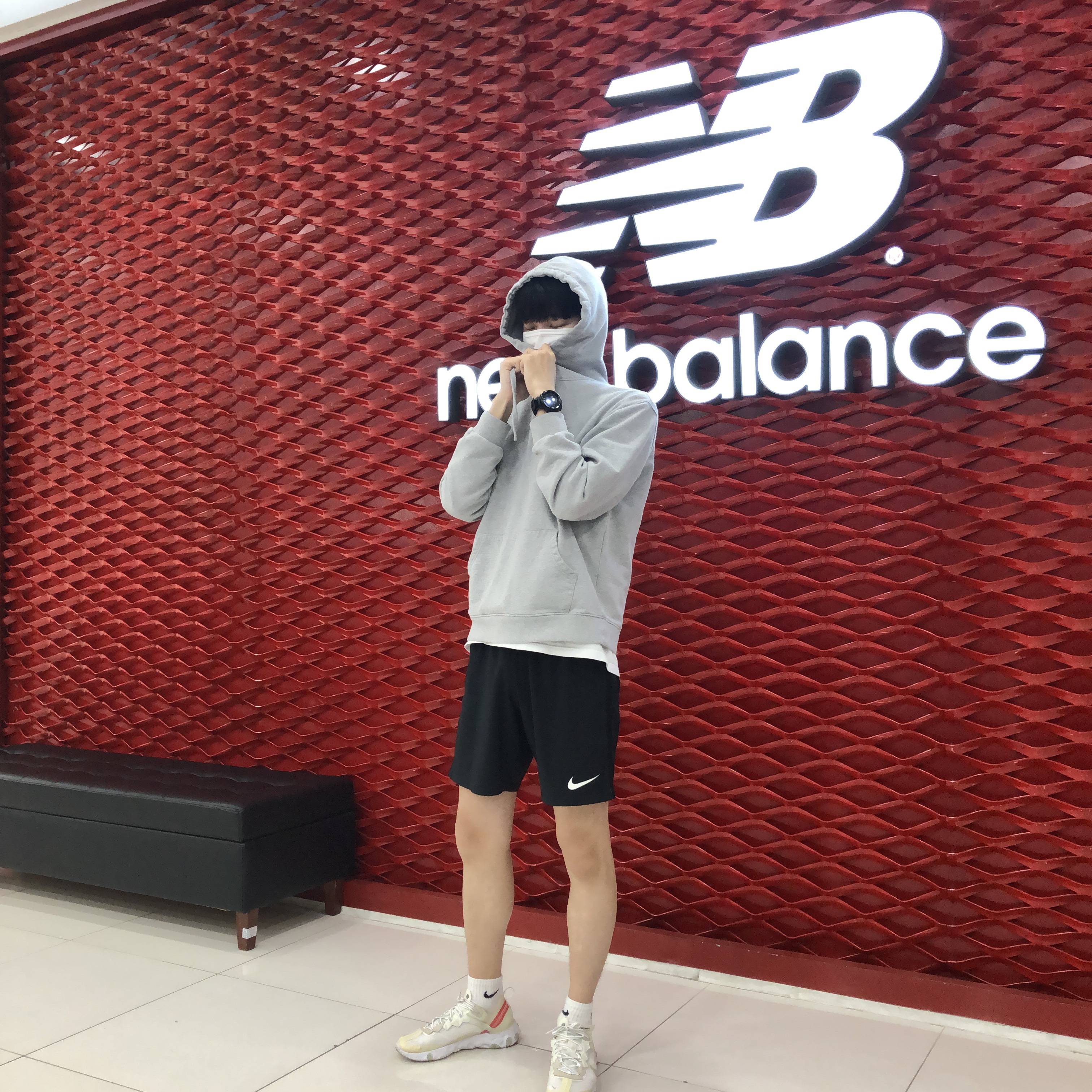 Nike React Element 87 Sail Light Bone 착용 스타일