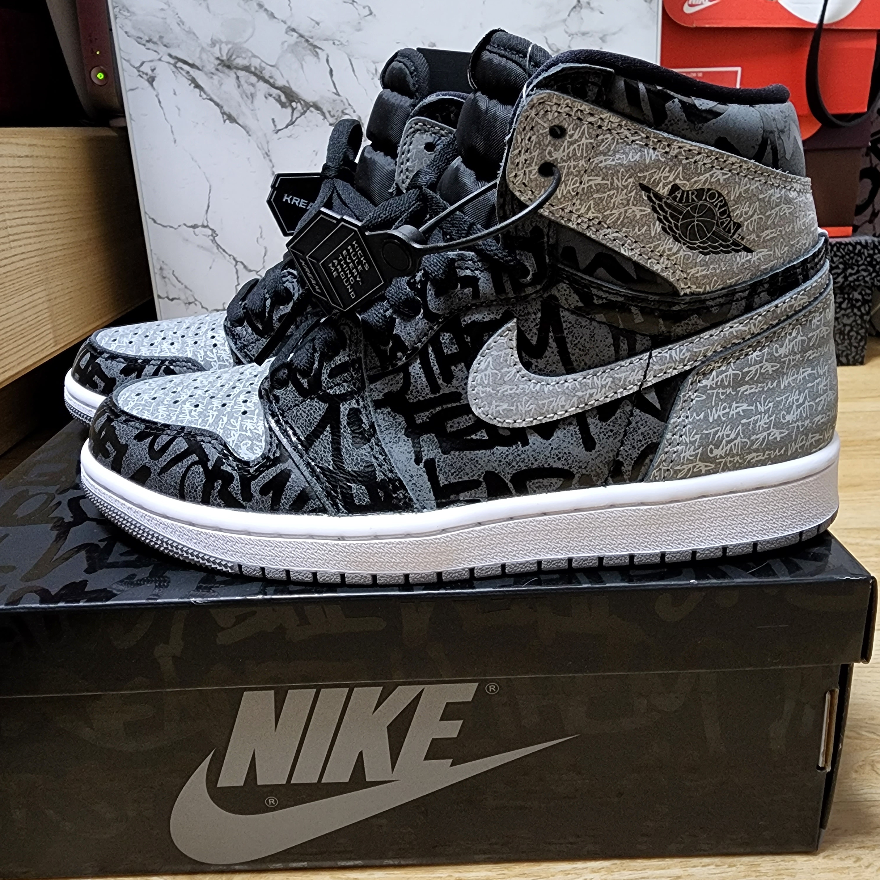 Jordan 1 Retro High OG Rebellionaire 착용 스타일 - 3