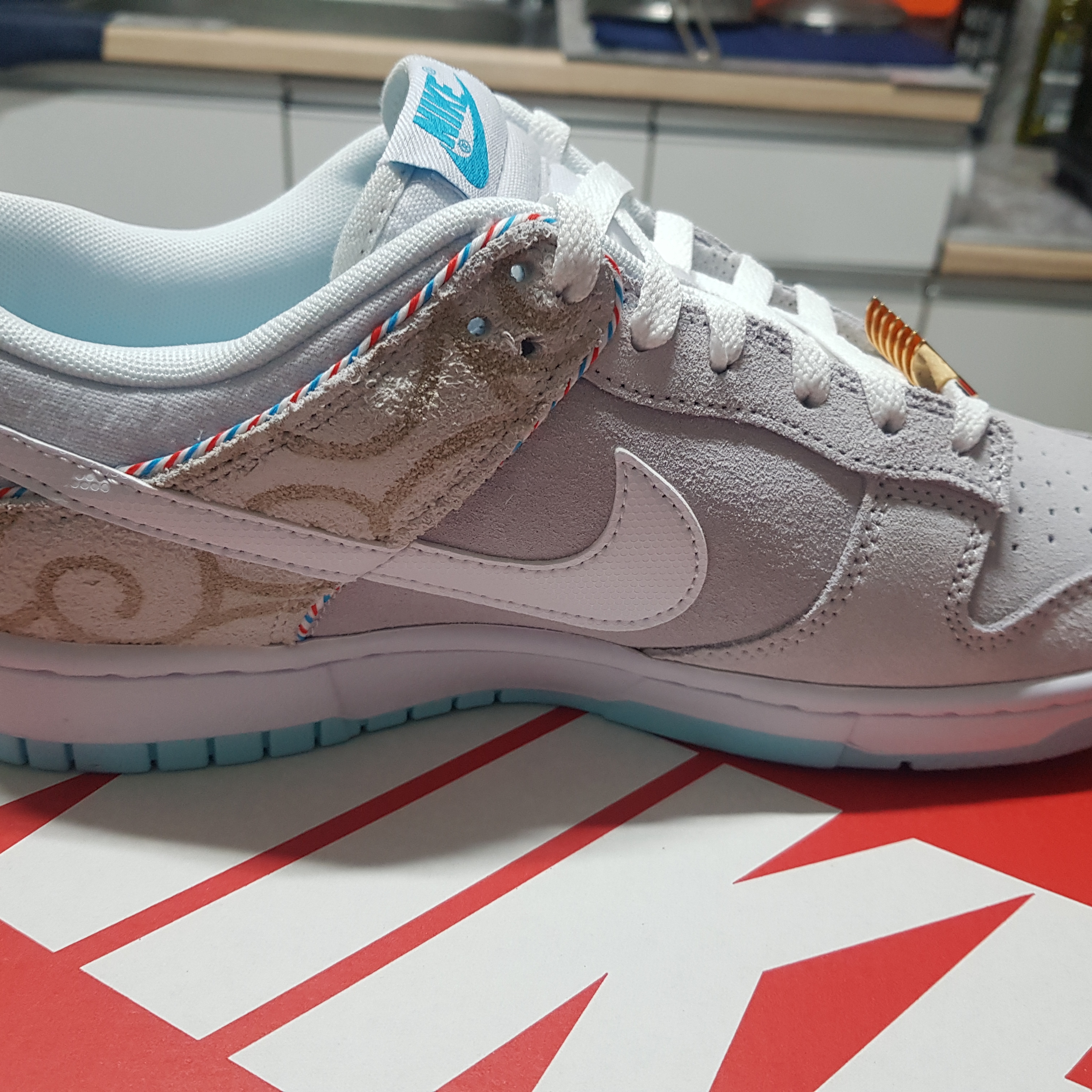 Nike Dunk Low Retro SE Barber Shop Grey 착용 스타일 - 4