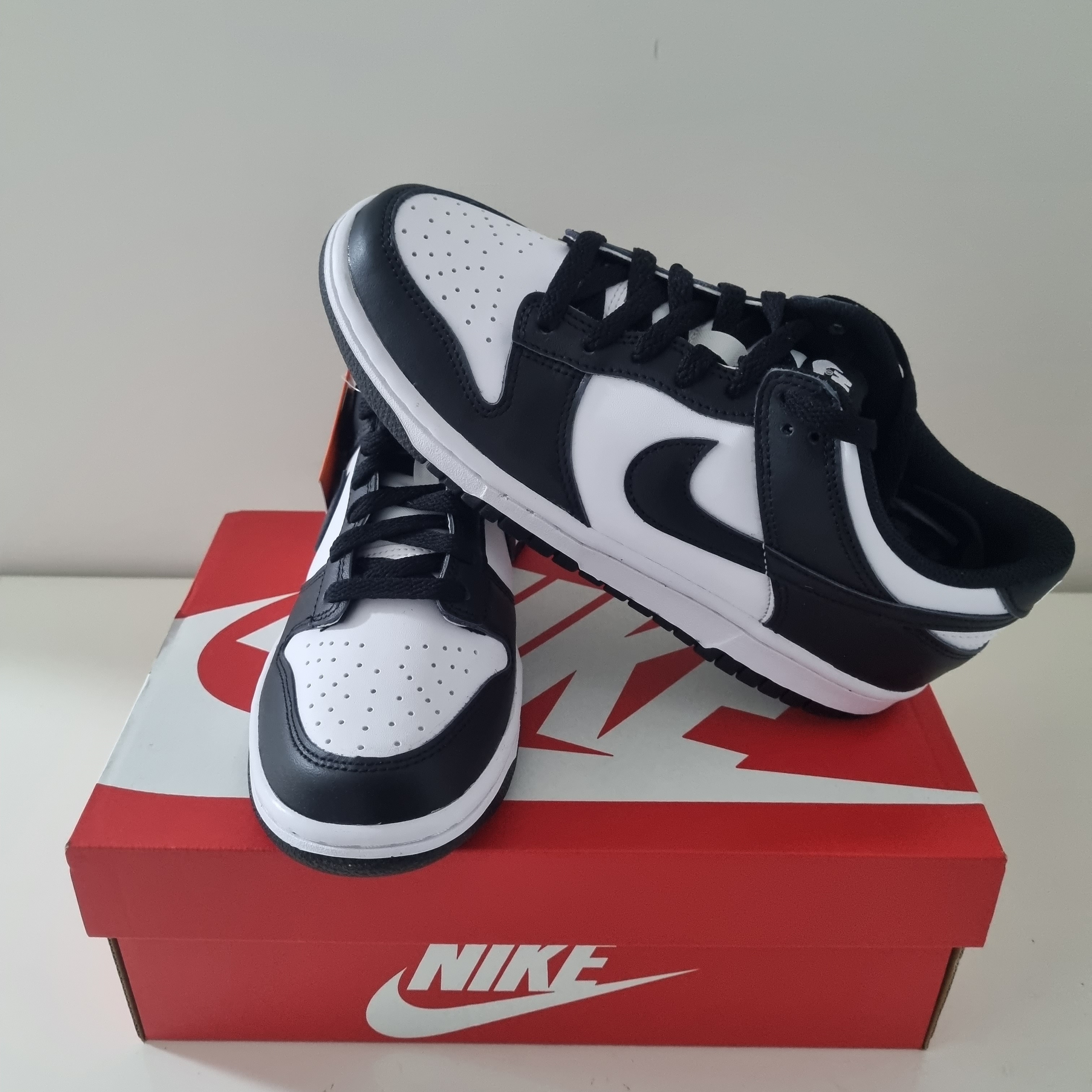 (GS) Nike Dunk Low Black 착용 스타일