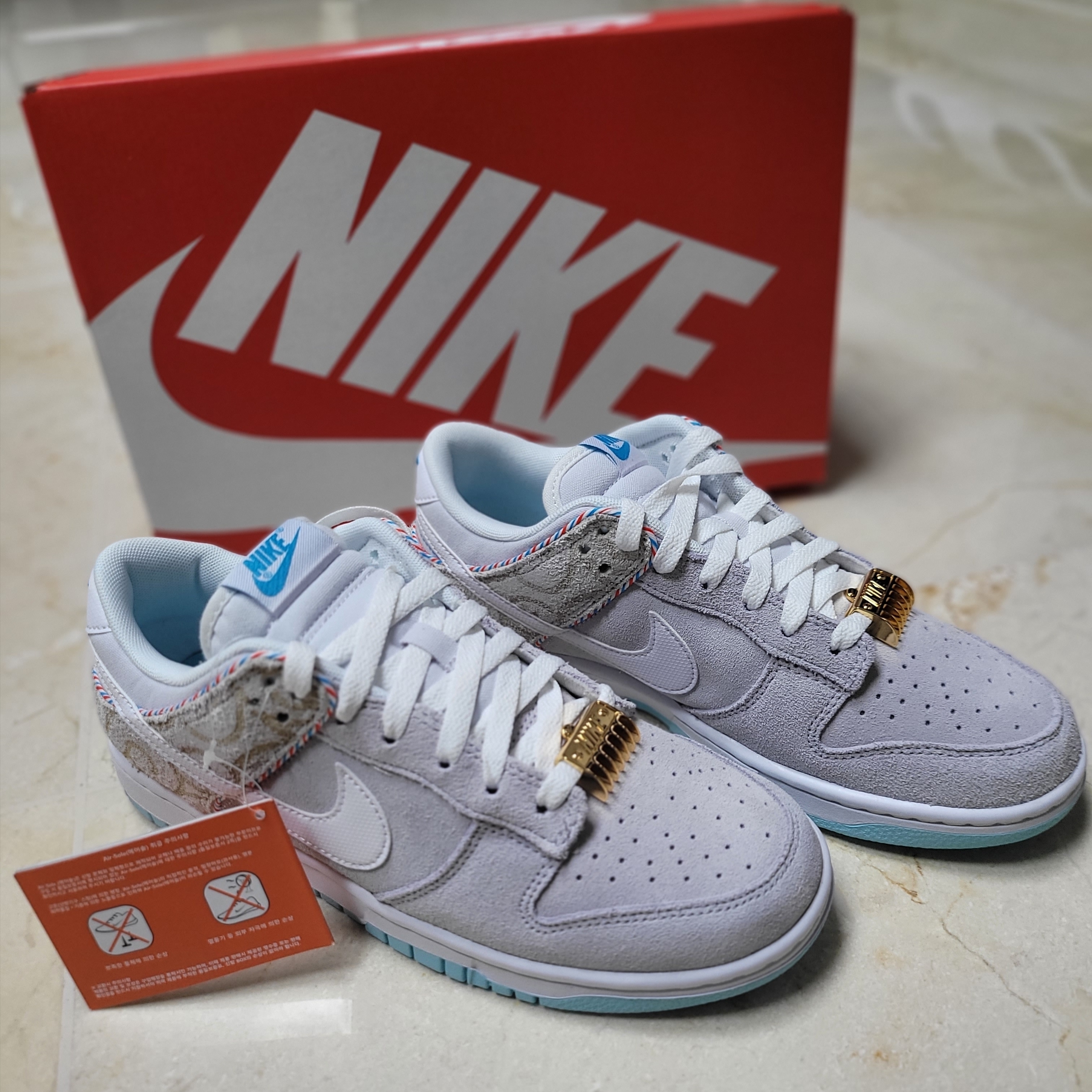 Nike Dunk Low Retro SE Barber Shop Grey 착용 스타일 - 2