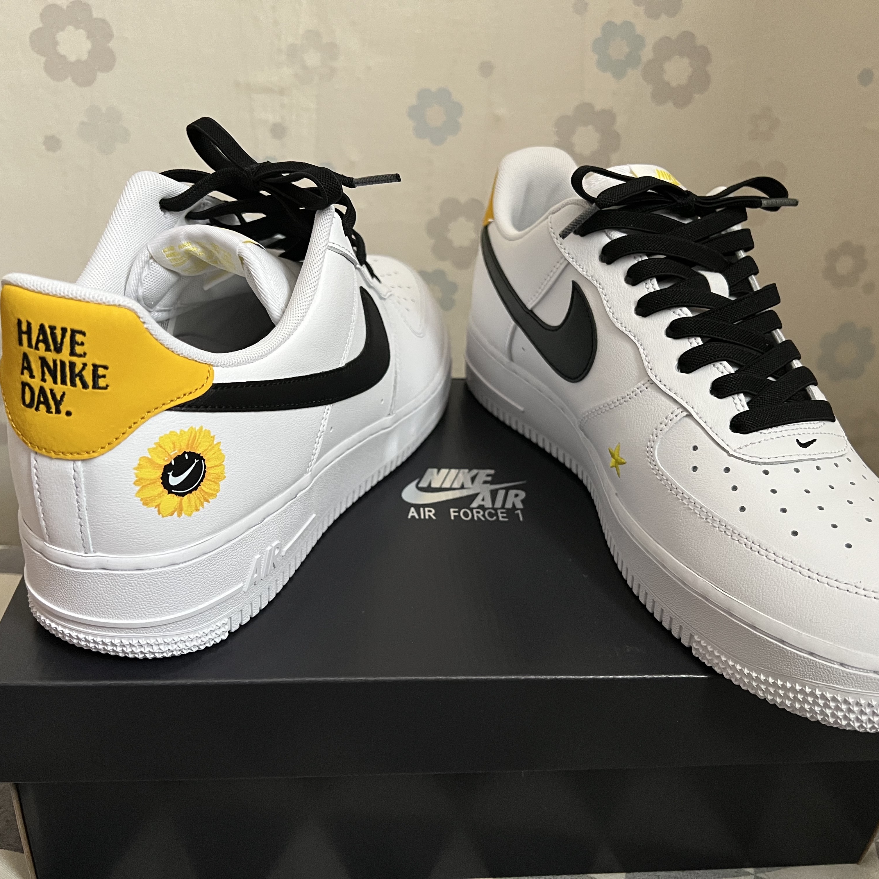 Nike Air Force 1 '07 LV8 2 Have a Nike Day 착용 스타일