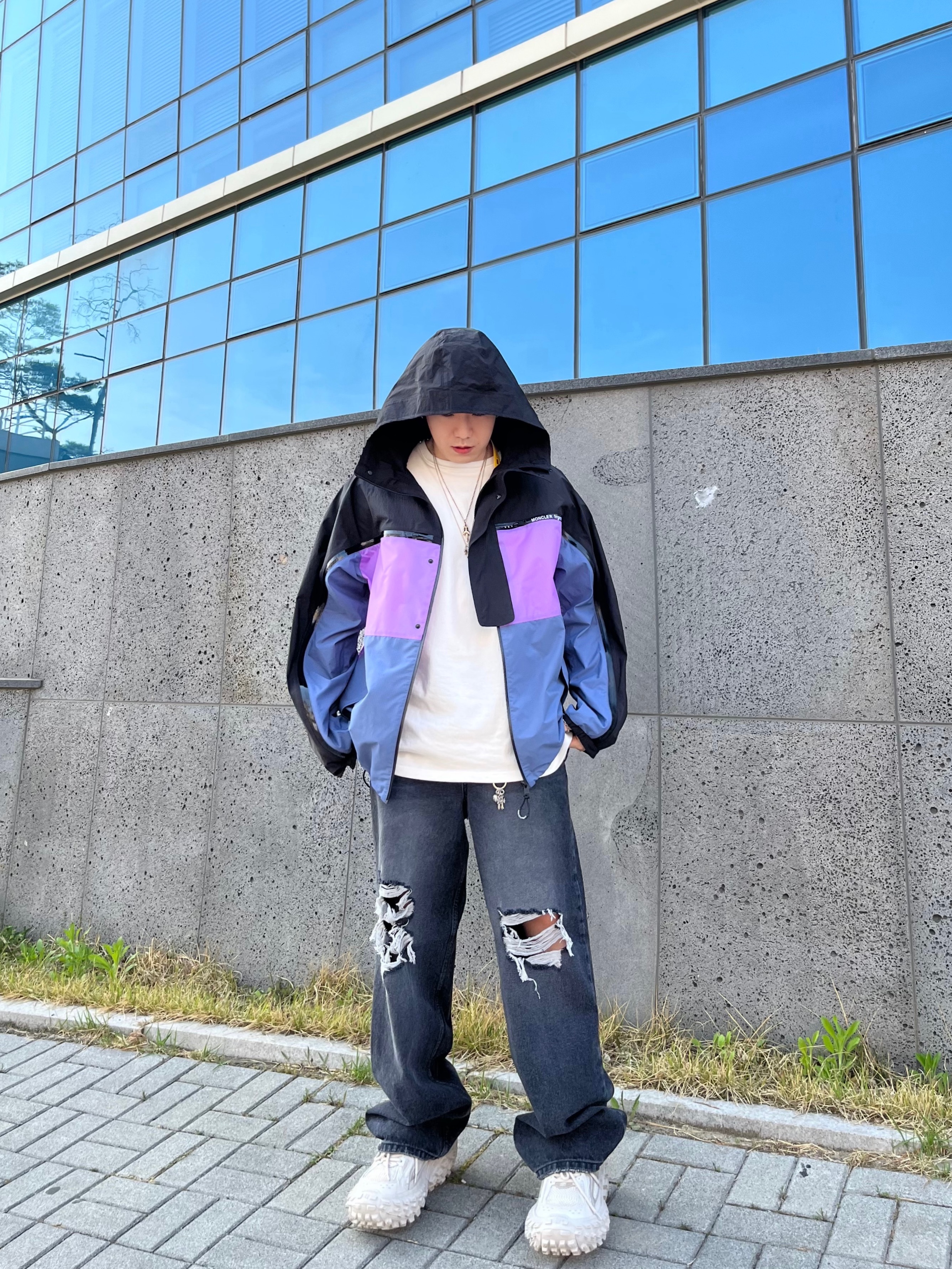 Balenciaga Defender Sneakers Beige 착용 스타일 - 1