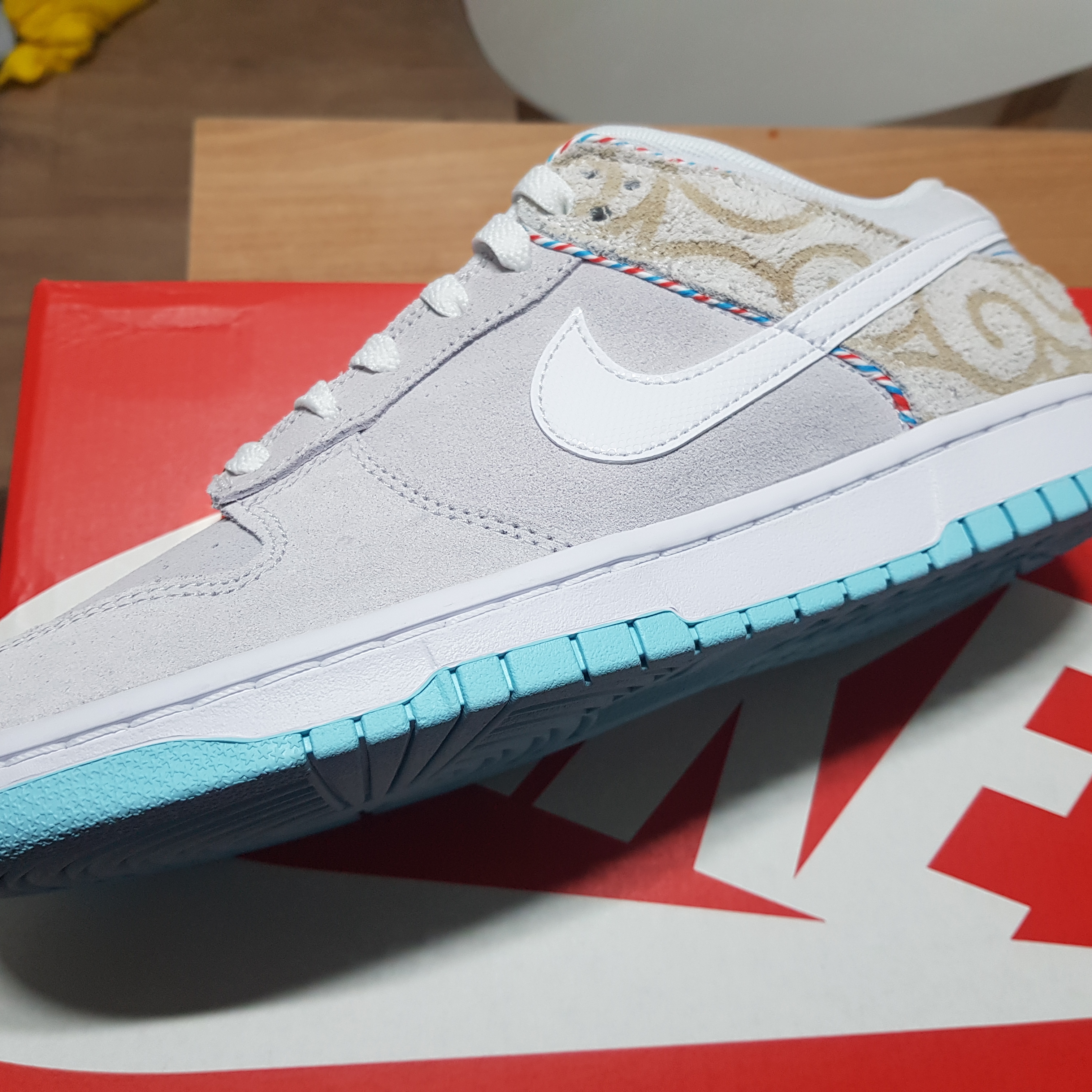 Nike Dunk Low Retro SE Barber Shop Grey 착용 스타일 - 5