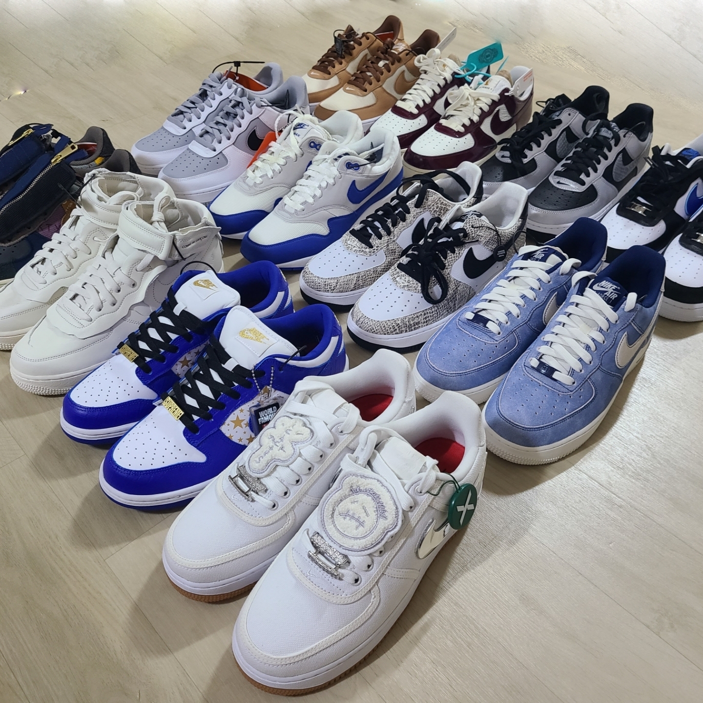 Nike x Travis Scott Air Force 1 Low White, Nike x Supreme SB Dunk Low Hyper Blue 착용 스타일 - 3