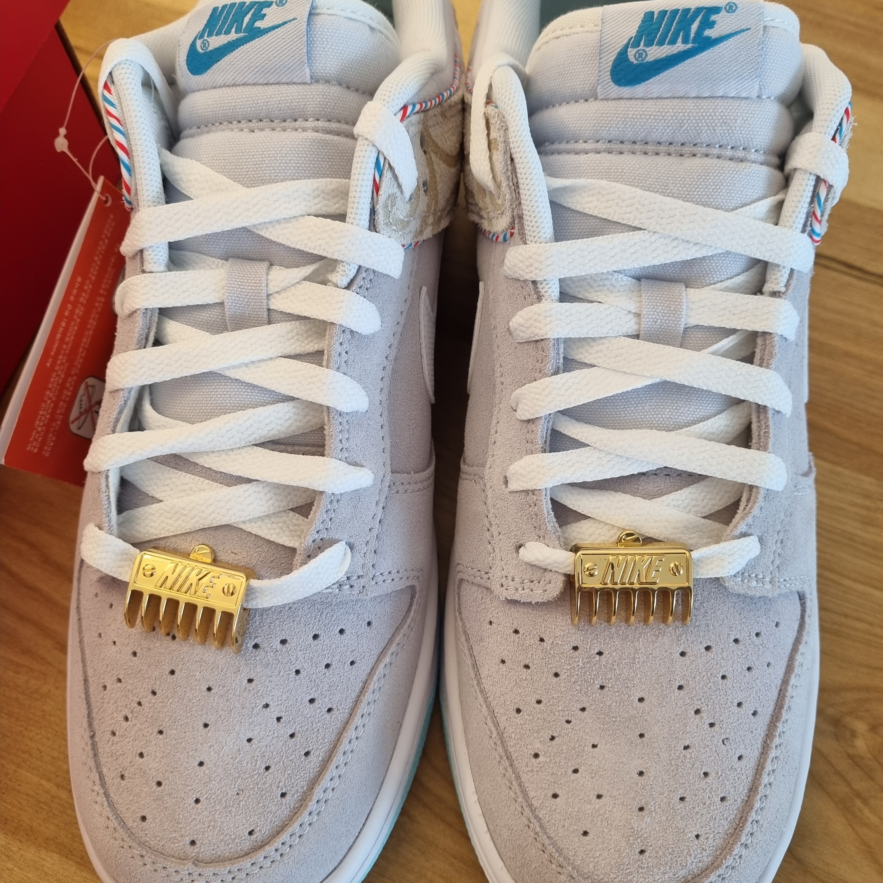 Nike Dunk Low Retro SE Barber Shop Grey 착용 스타일 - 3