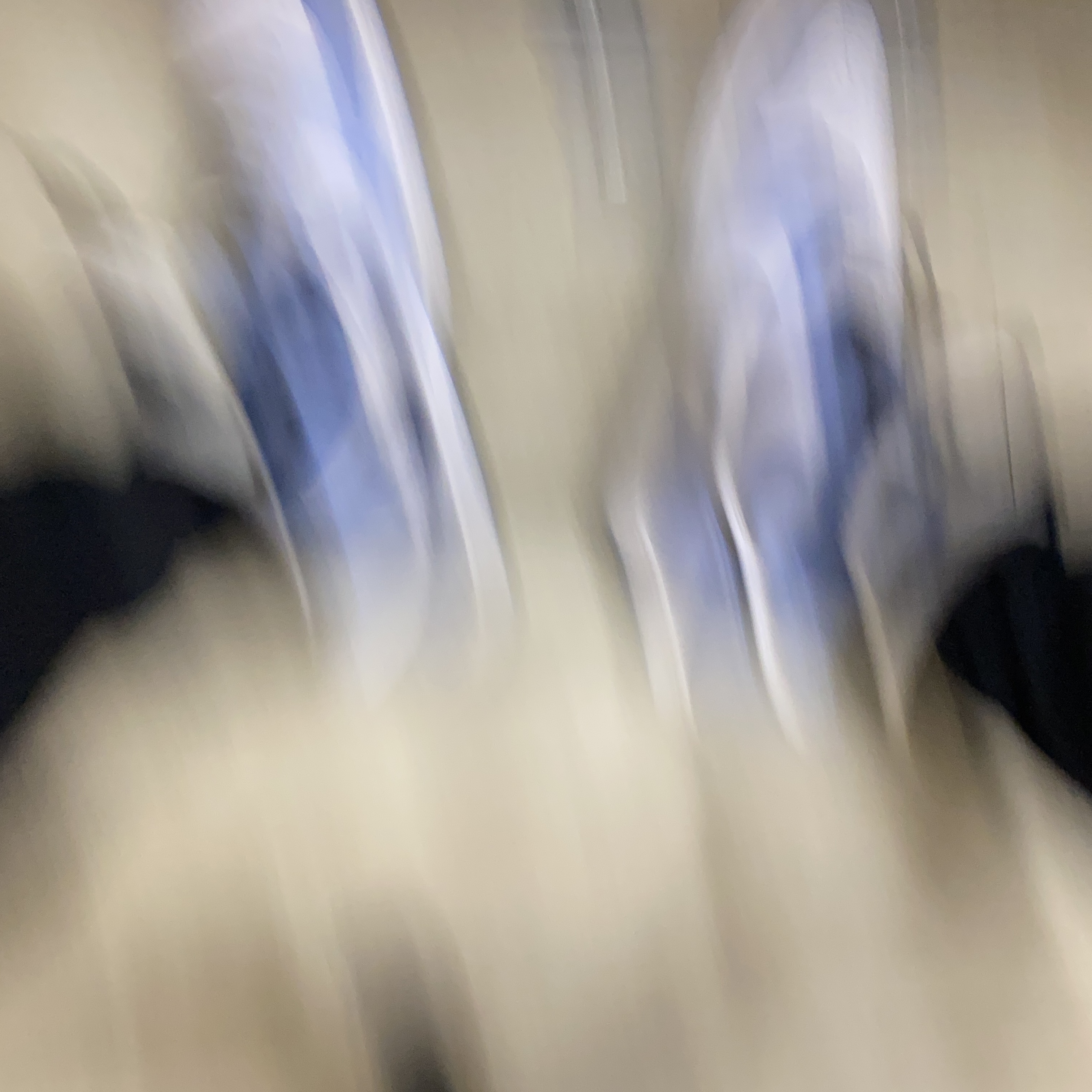 Jordan 1 Retro High OG University Blue 착용 스타일 - 3