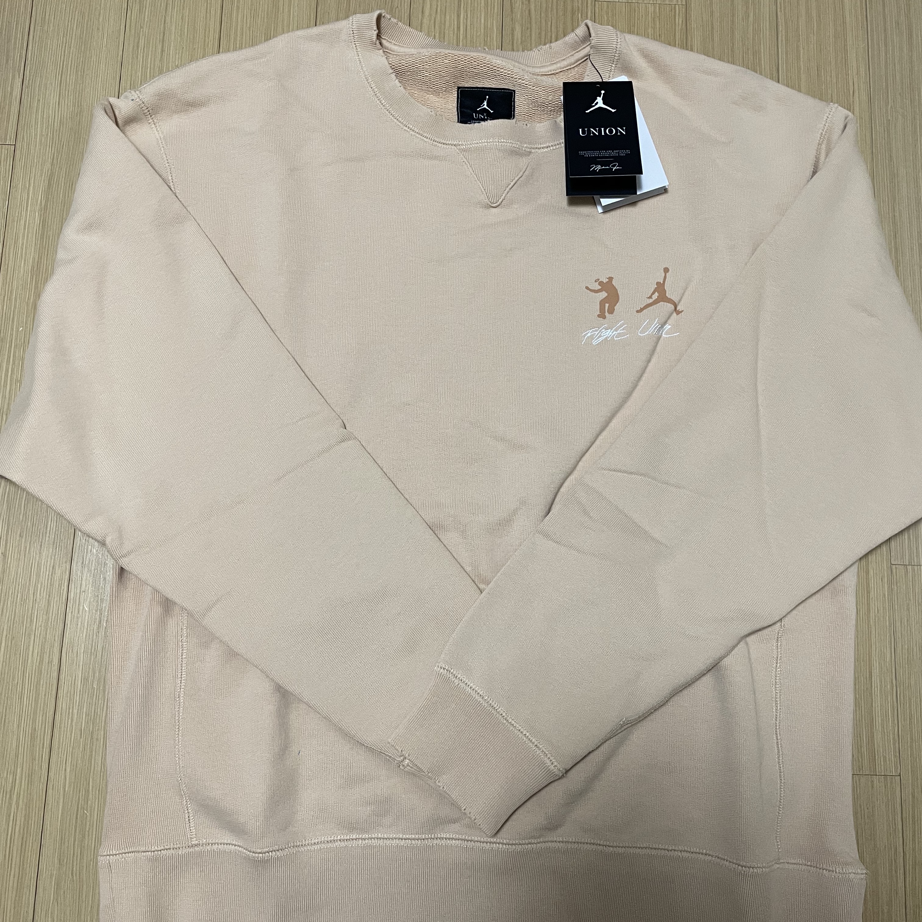 Jordan x Union Fleece Crew White Onyx - Asia 착용 스타일