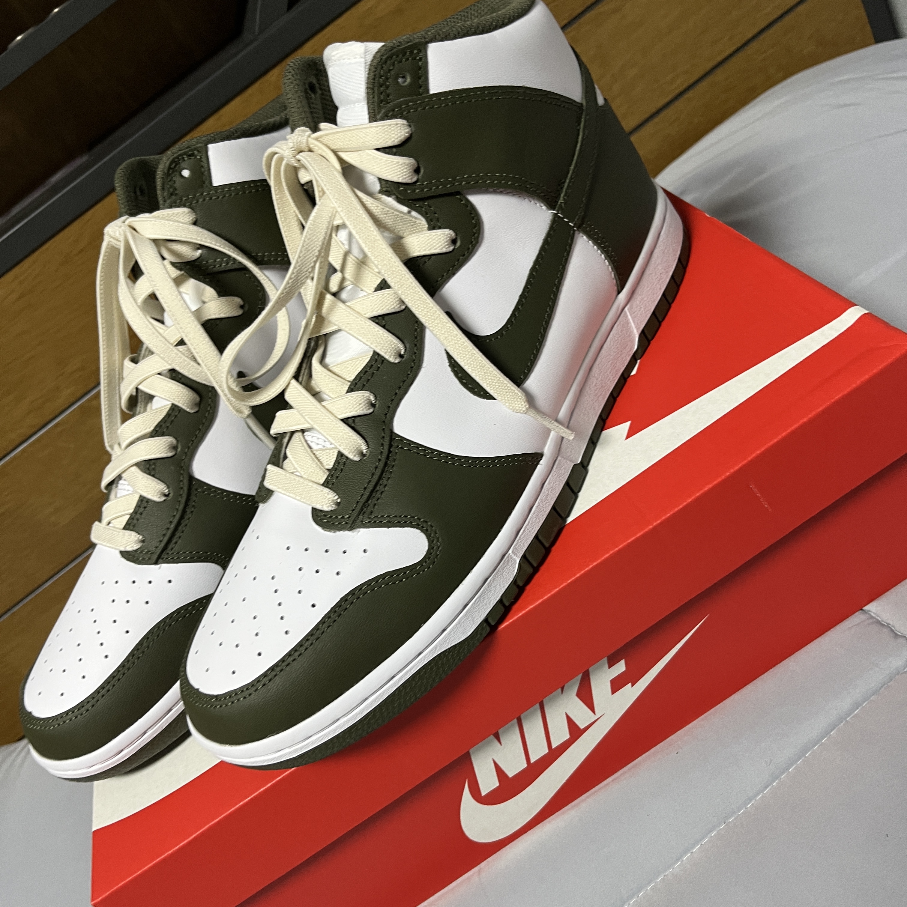 Nike Dunk High Retro Championship Khaki 착용 스타일 - 1