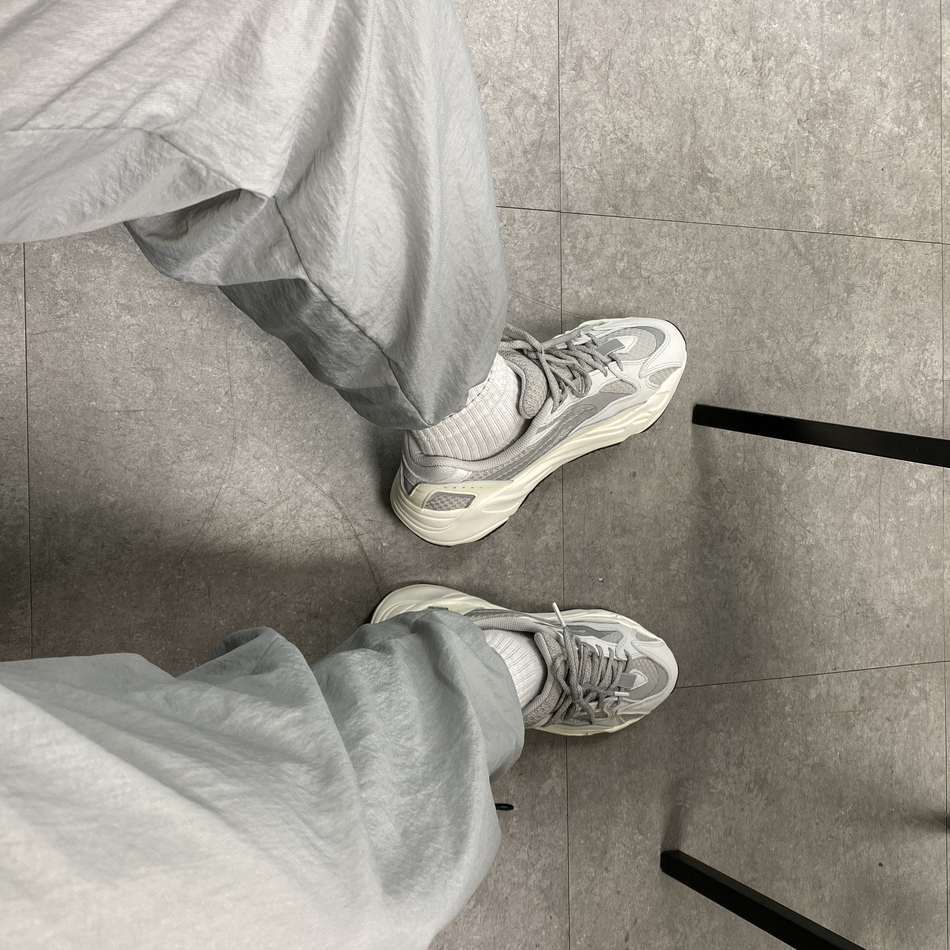 Adidas Yeezy Boost 700 V2 Static 2018 착용 스타일