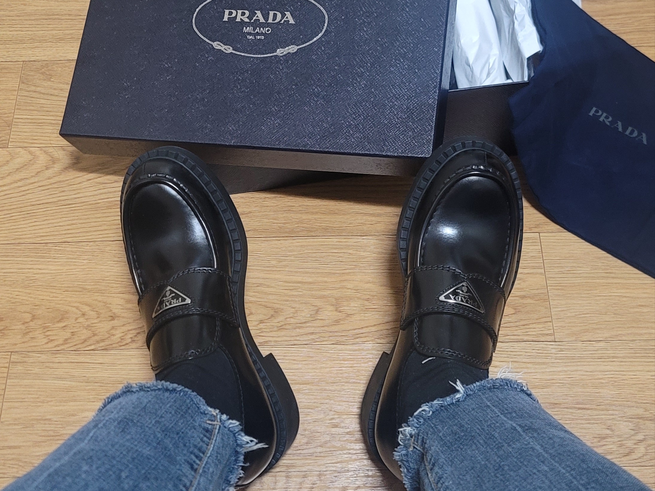 Prada Chocolate Brushed Leather Loafers Black 착용 스타일