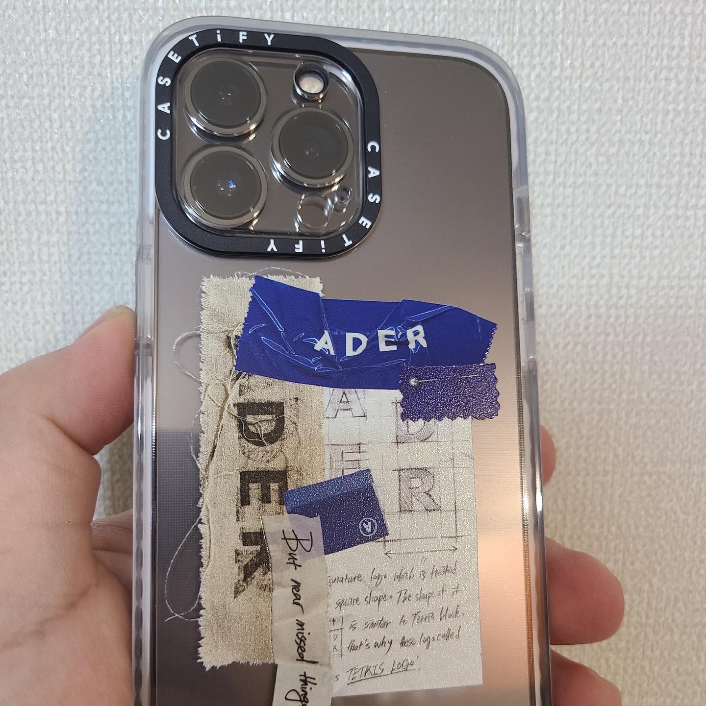 Casetify x Ader Error Sketch Impact iPhone Case 착용 스타일 - 1