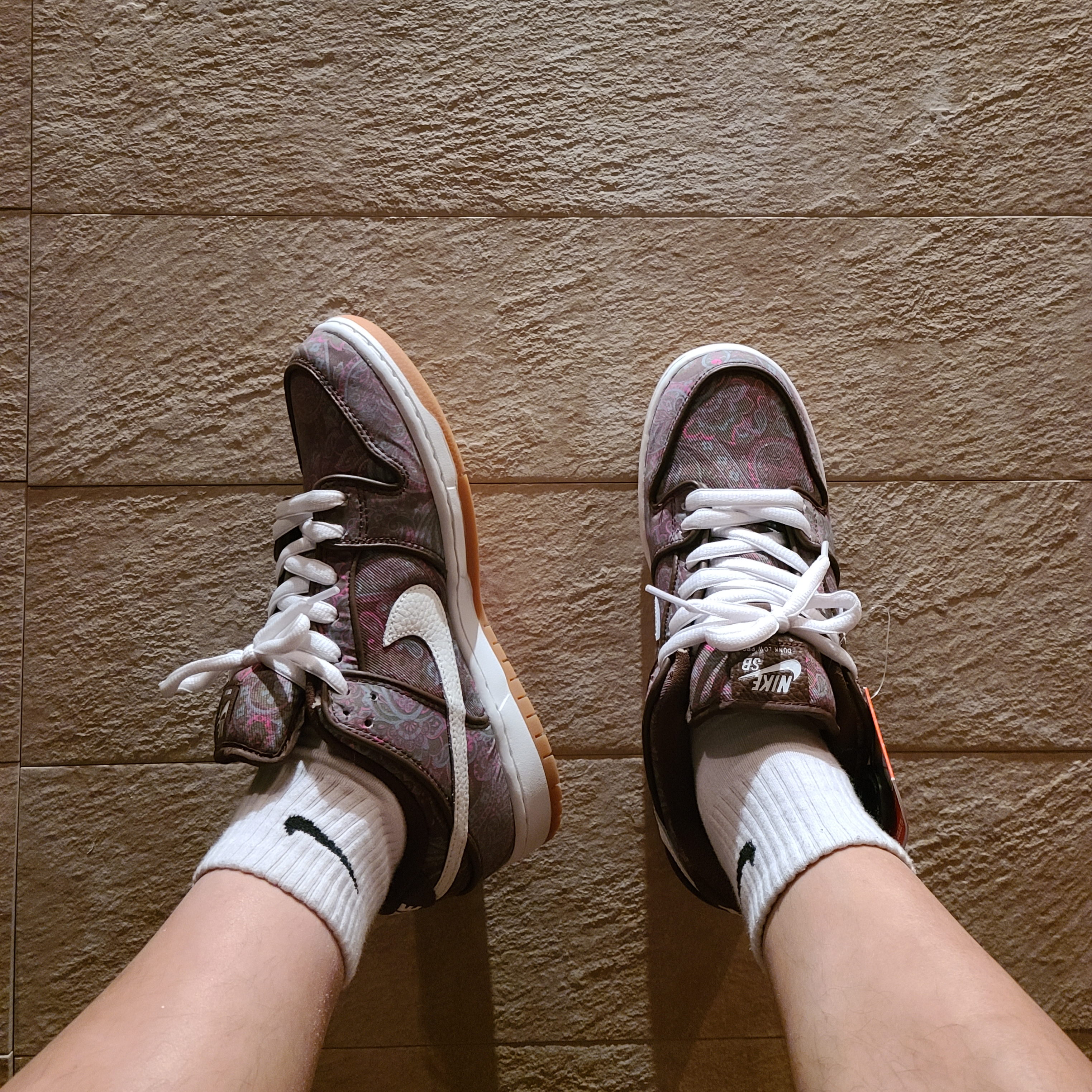 Nike SB Dunk Low Pro Premium Paisley 착용 스타일
