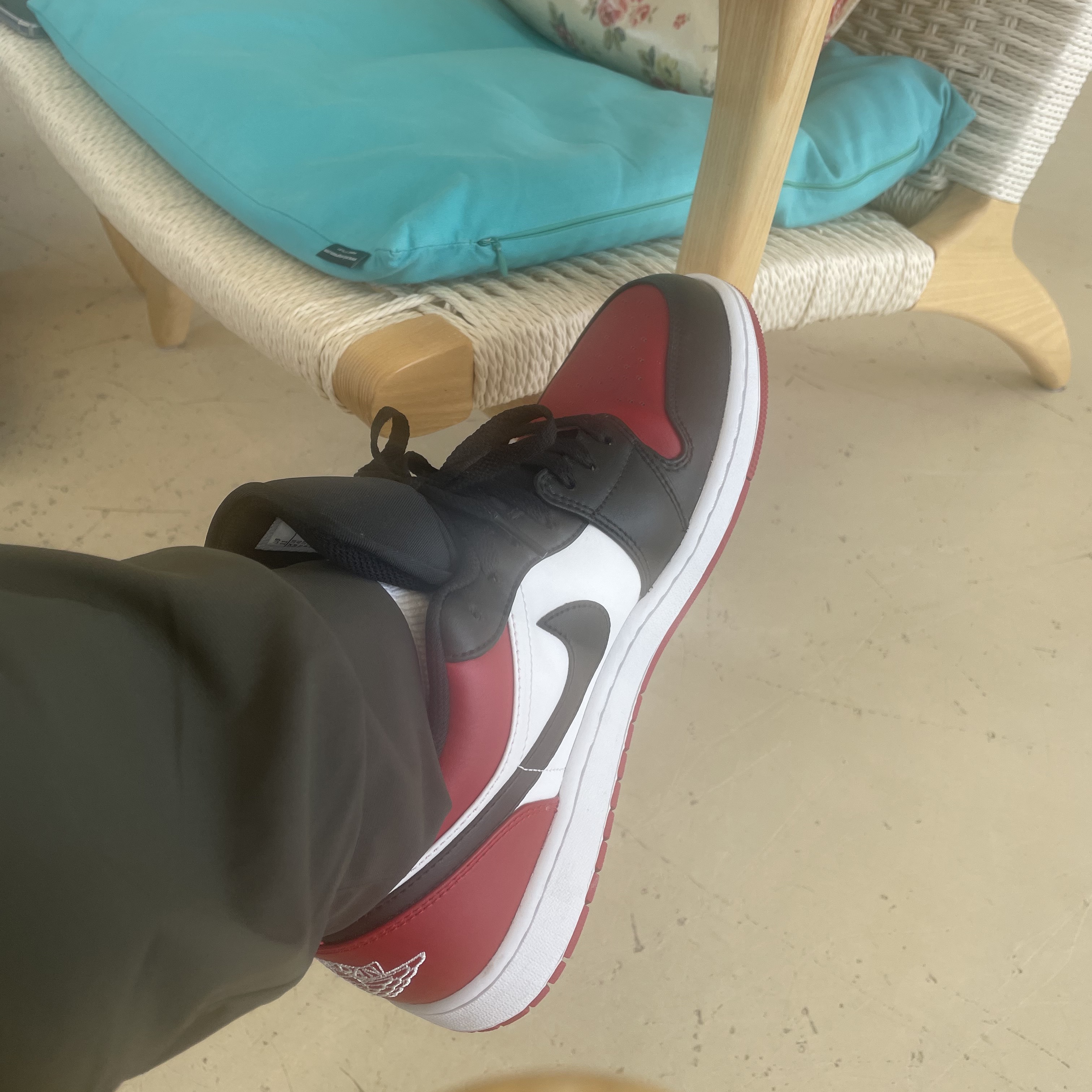 Jordan 1 Low Bred Toe 착용 스타일