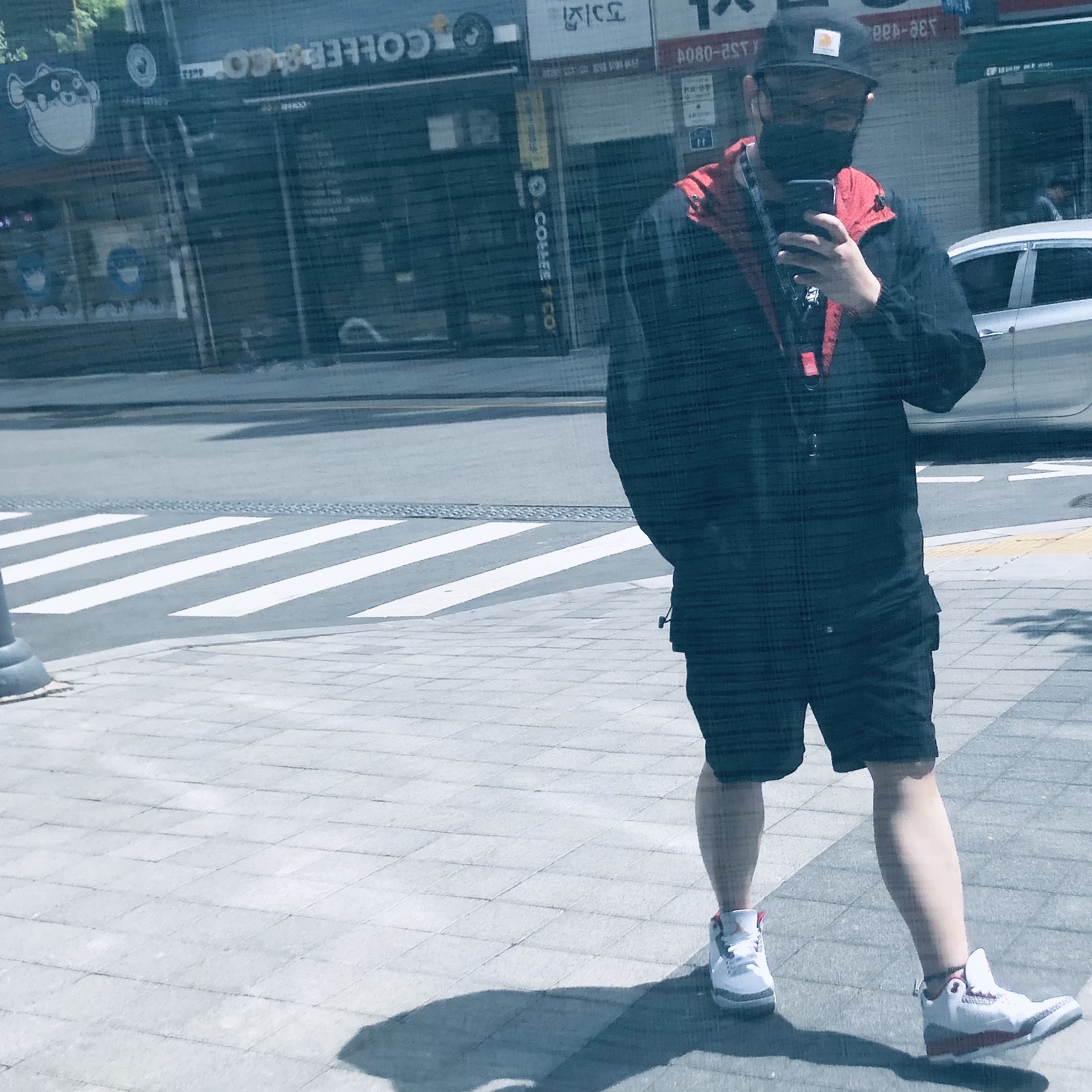 Jordan 3 Retro Cardinal Red, Off-White x Amore Pacific Protection Box (Without Cosmetics) 착용 스타일