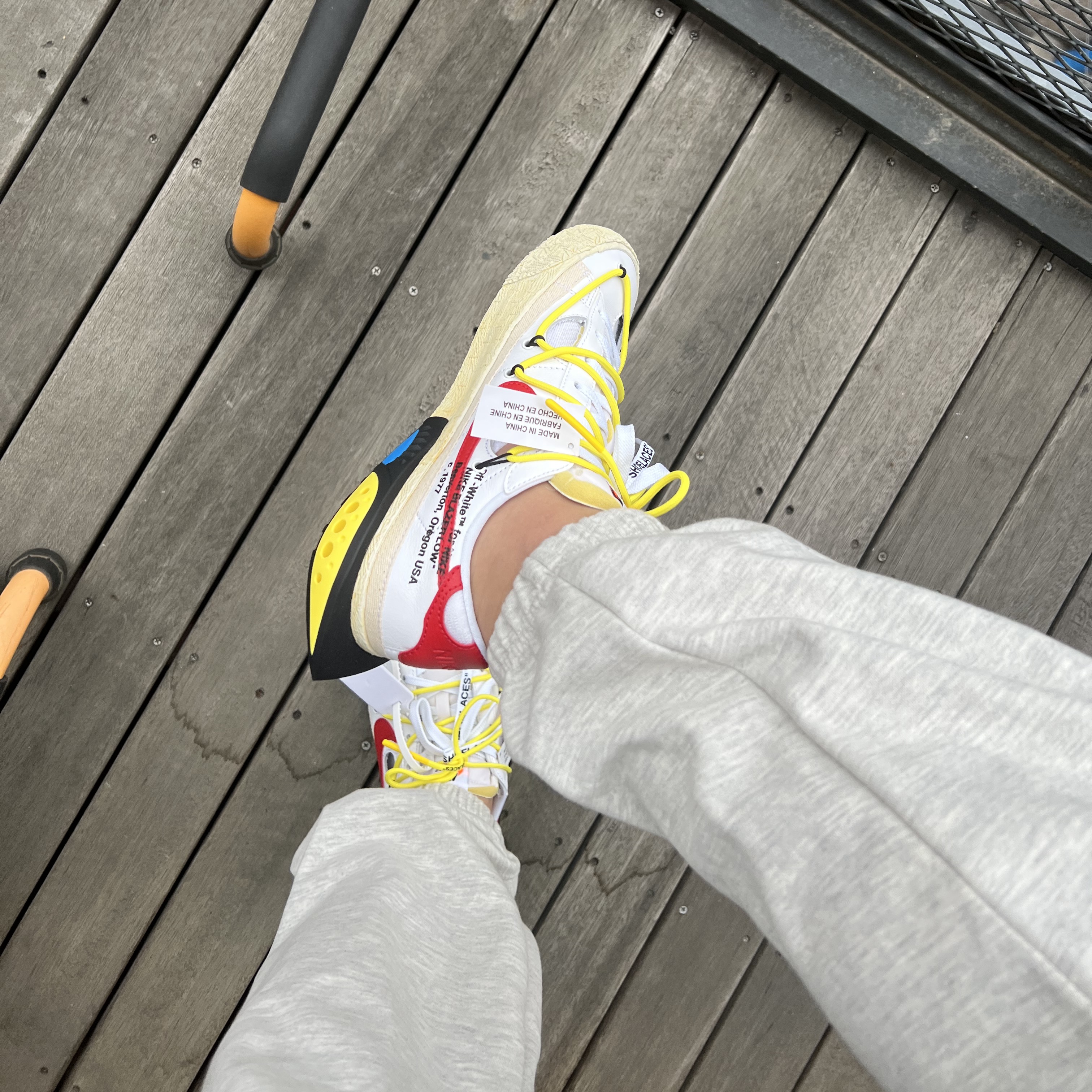Nike x Off-White Blazer Low '77 White and University Red 착용 스타일 - 1