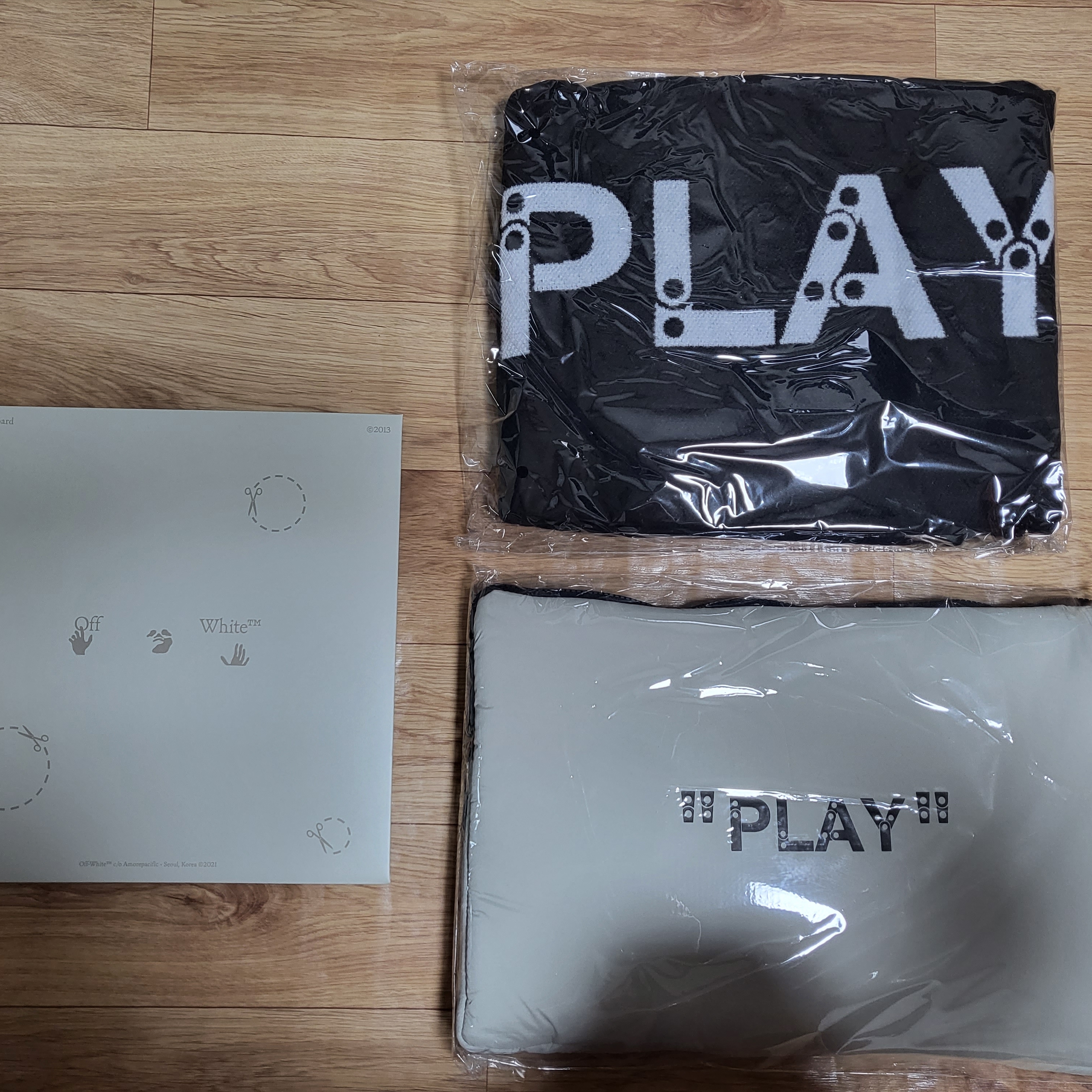 Off-White x Amore Pacific Play Kit 착용 스타일 - 2