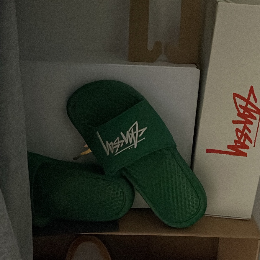 Nike x Stussy Benassi Slide Pine Green 착용 스타일