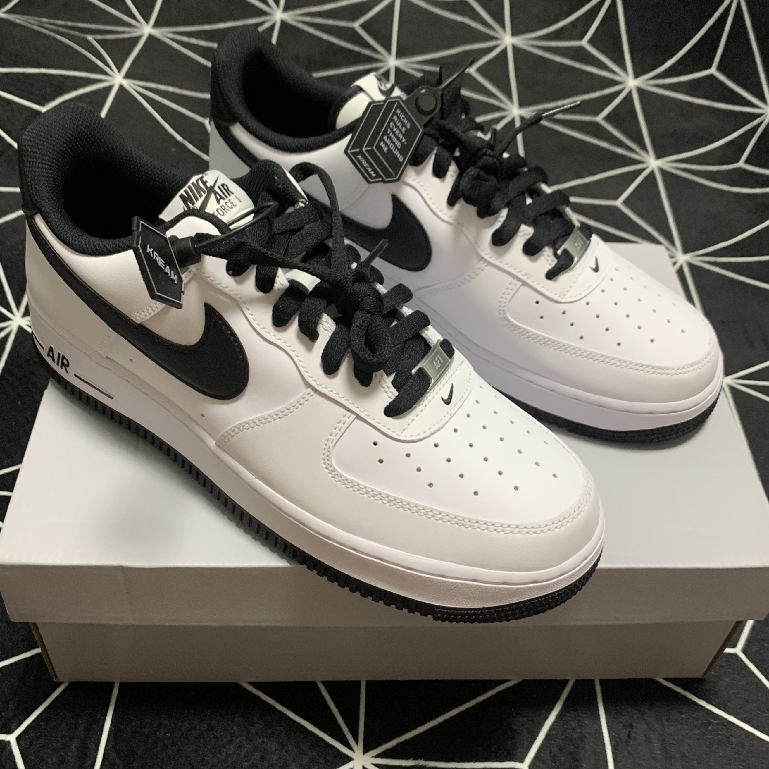 Nike Air Force 1 '07 White Black 착용 스타일