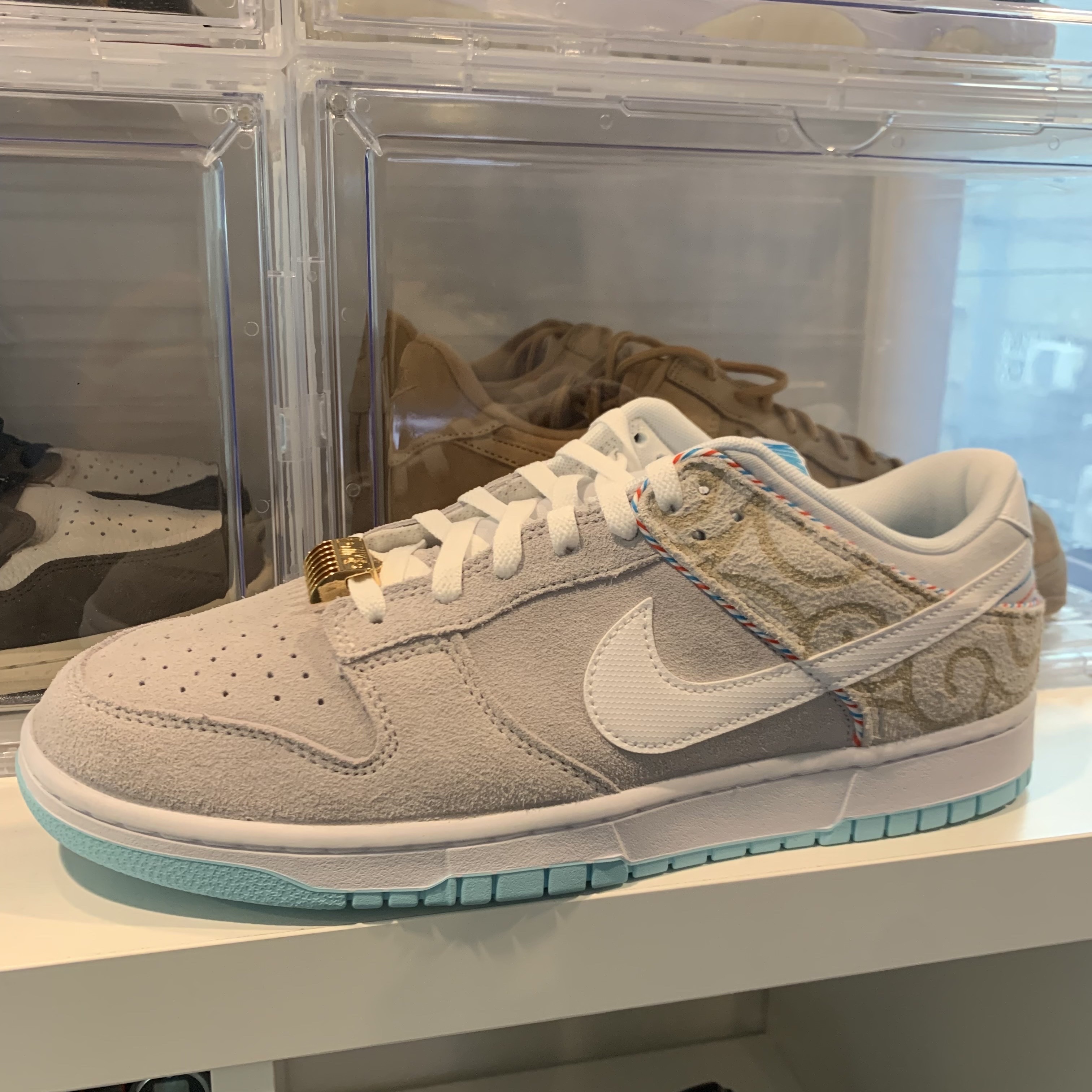 Nike Dunk Low Retro SE Barber Shop Grey 착용 스타일 - 3