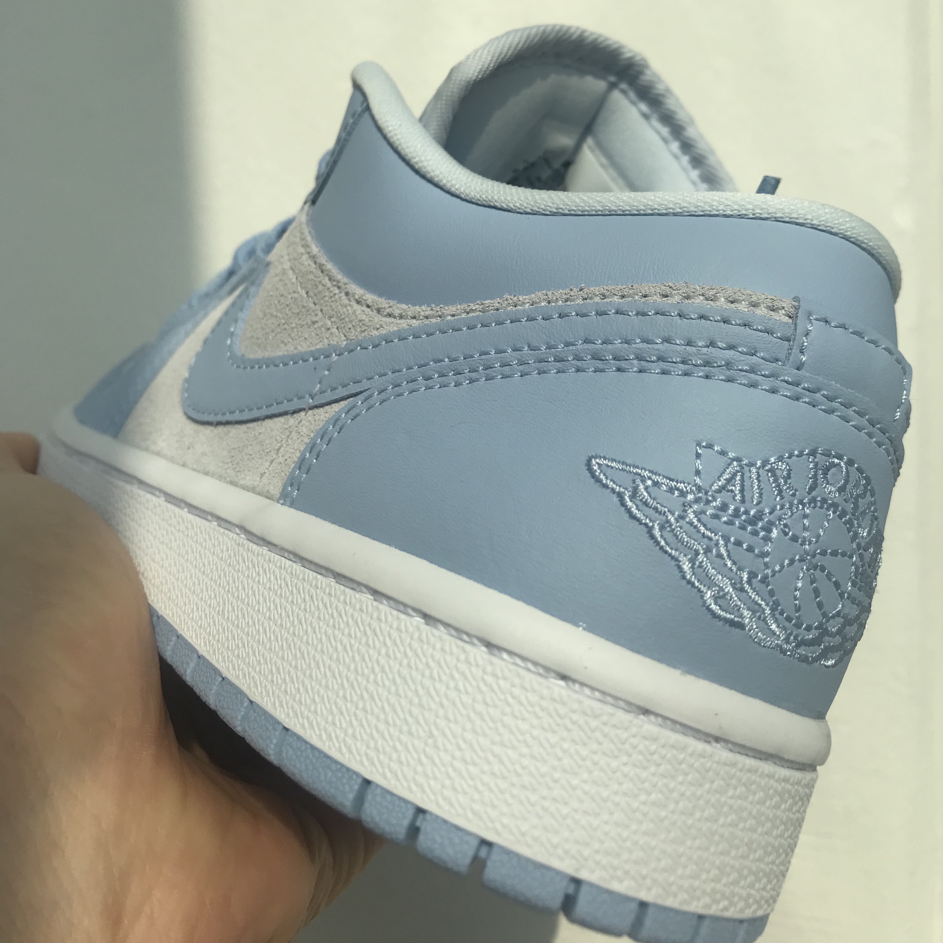 (W) Jordan 1 Low Aluminum 착용 스타일