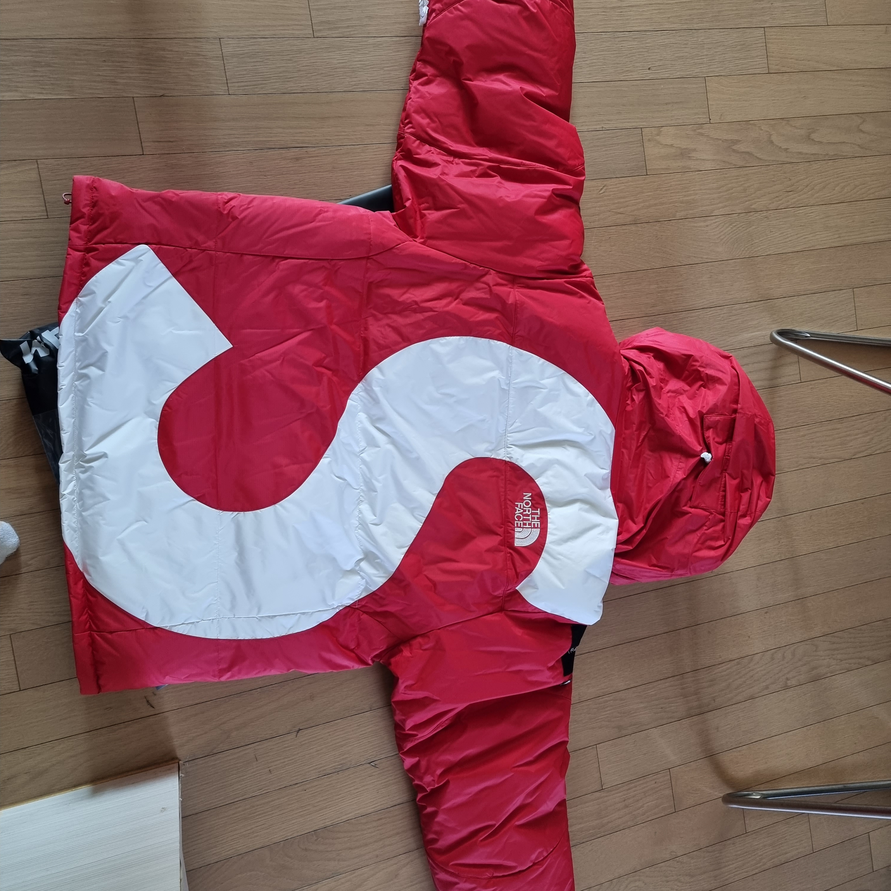 Supreme x The North Face S Logo Summit Series Himalayan Parka Red - 20FW 착용 스타일 - 3