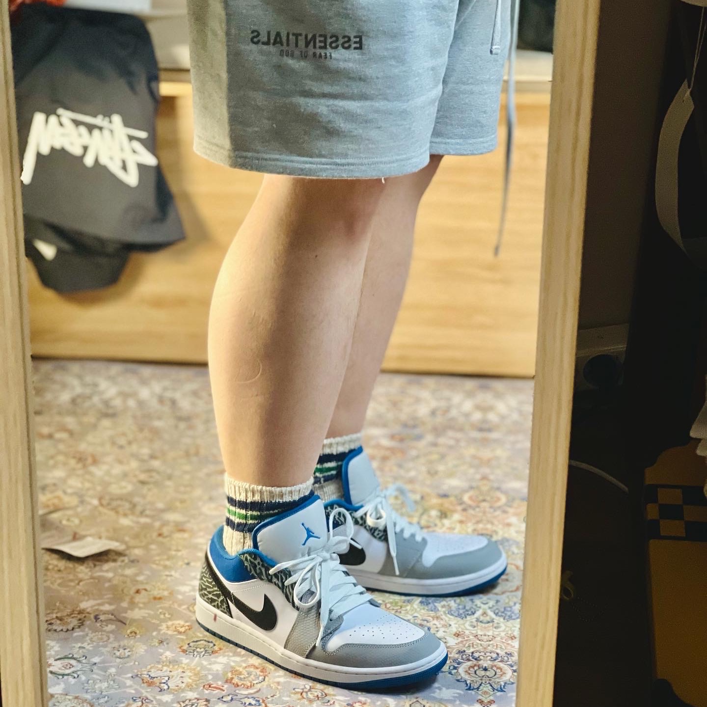Jordan 1 Low SE White Cement Grey Blue 착용 스타일