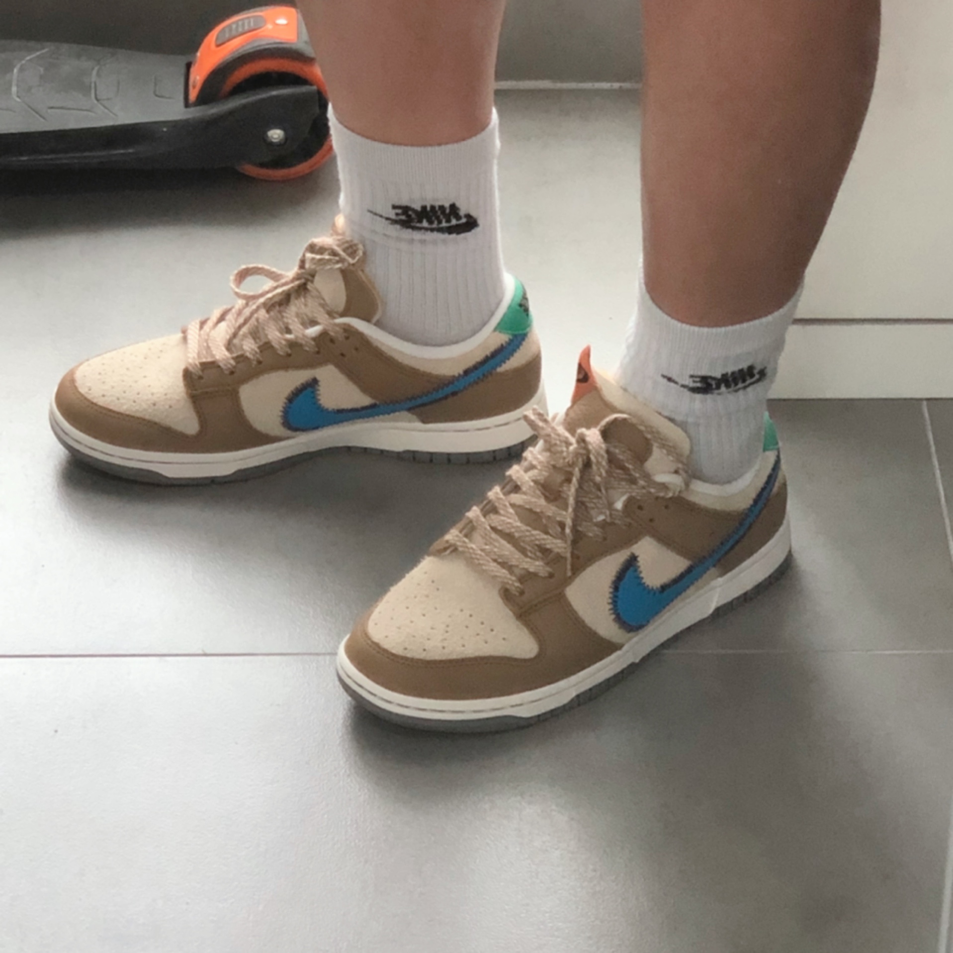 Nike x Size? Dunk Low Dark Driftwood Photo Blue, Palace Tri-Chenille Hood Oatmeal - 21FW 착용 스타일 - 3