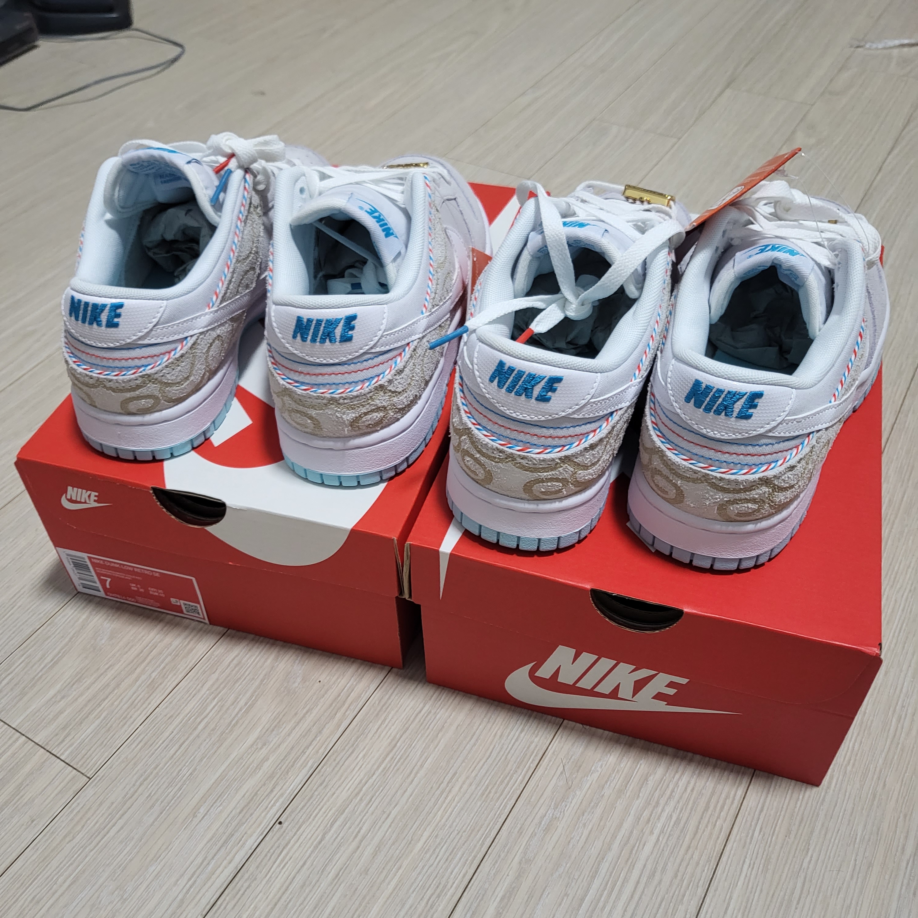 Nike Dunk Low Retro SE Barber Shop Grey 착용 스타일 - 3