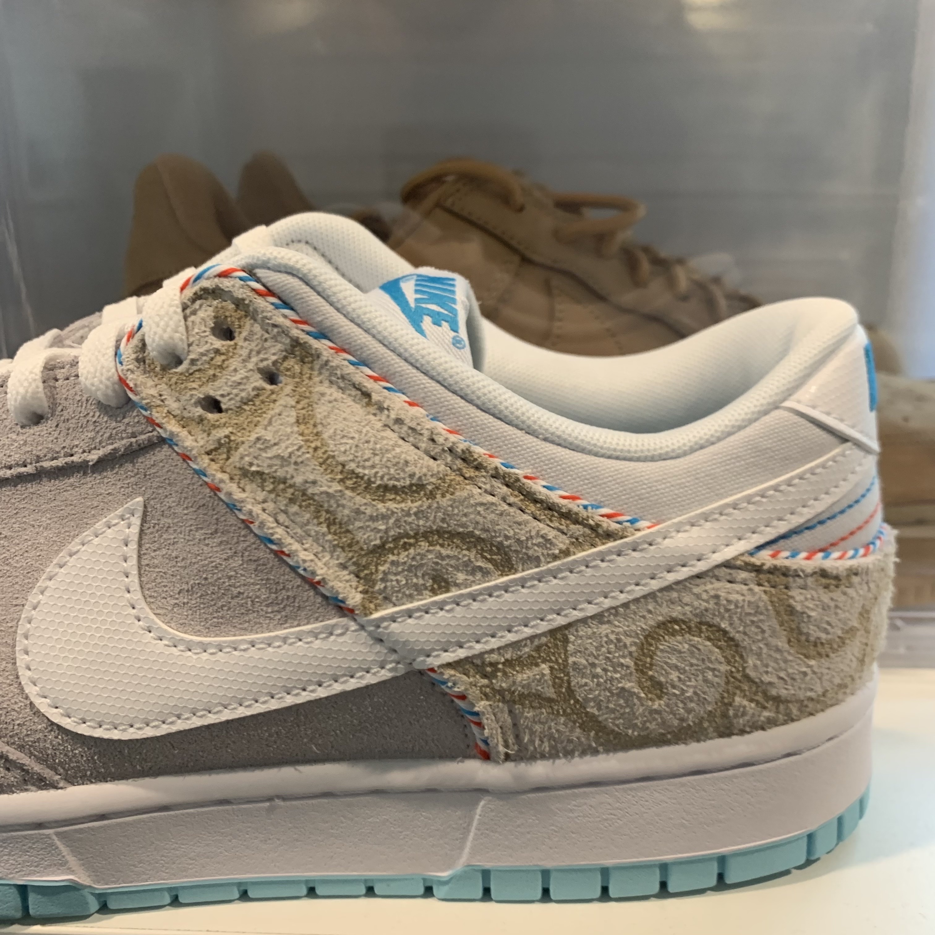 Nike Dunk Low Retro SE Barber Shop Grey 착용 스타일 - 1