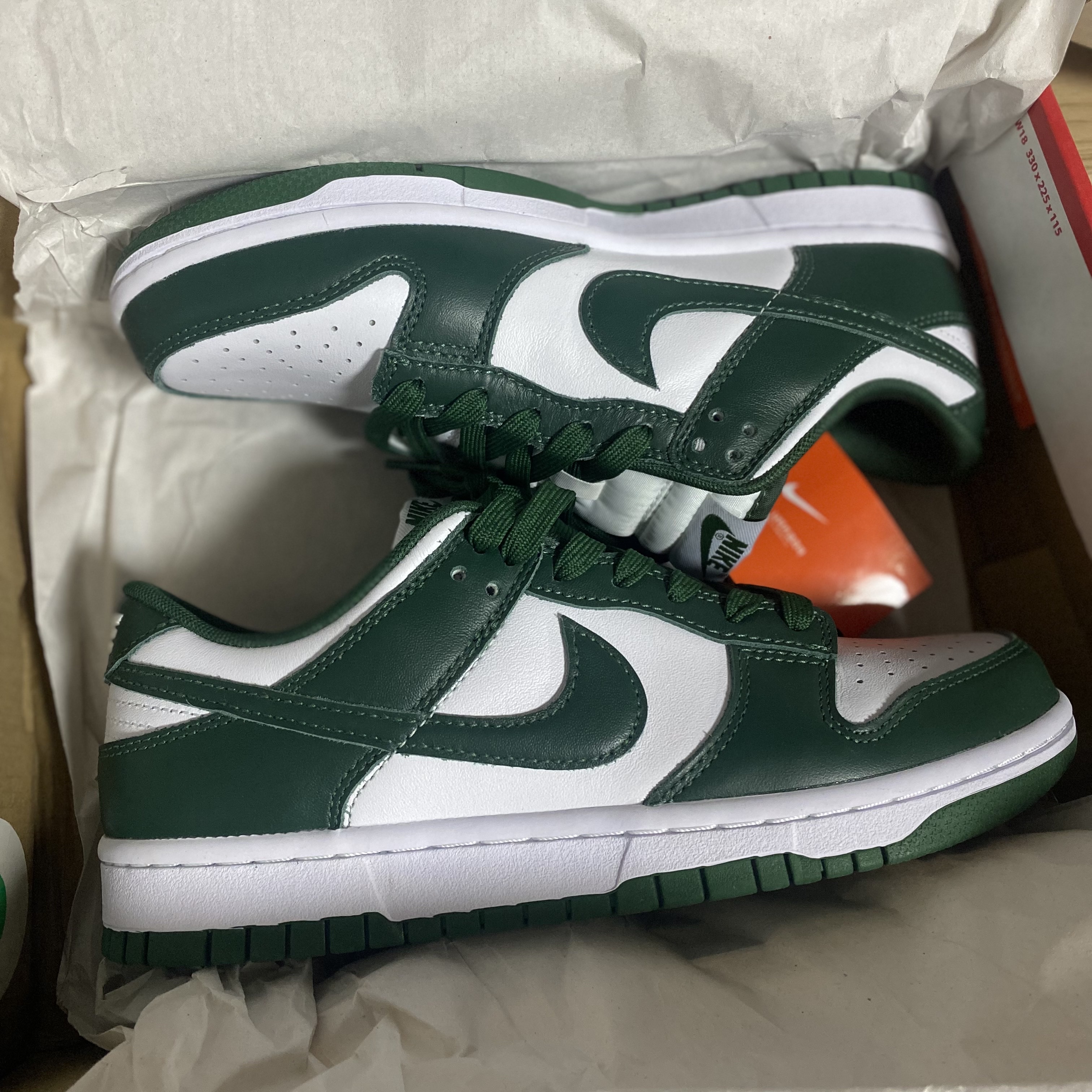 Nike Dunk Low Retro Varsity Green 착용 스타일 - 2