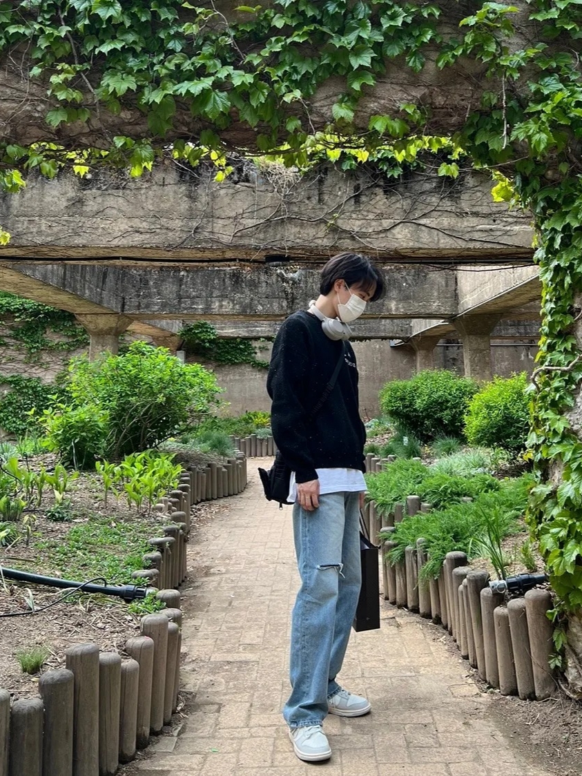 IAB Studio Knit Black, Ader Error x Eastpak Shoulder Bag Black 착용 스타일 - 1