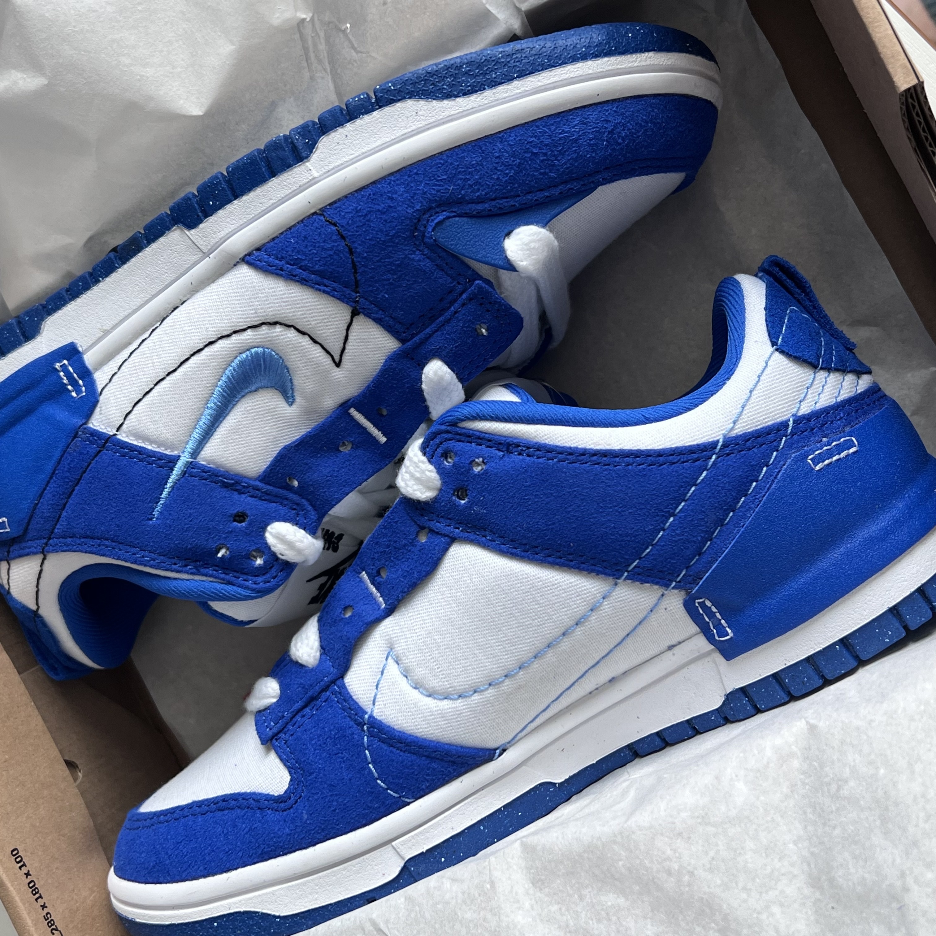 (W) Nike Dunk Low Disrupt 2 White and University Blue 착용 스타일