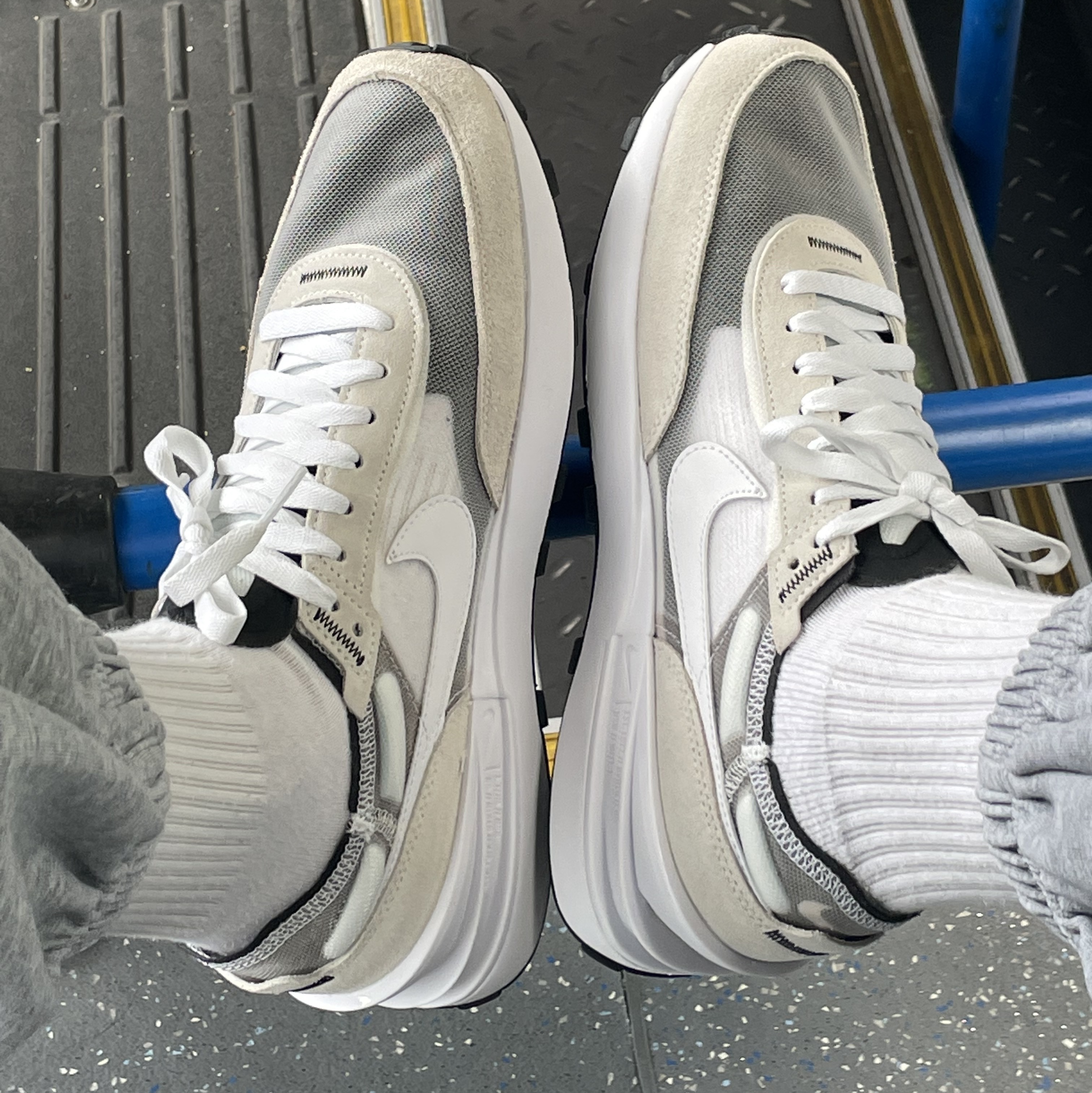 Nike Waffle One Infinite Lilac 착용 스타일