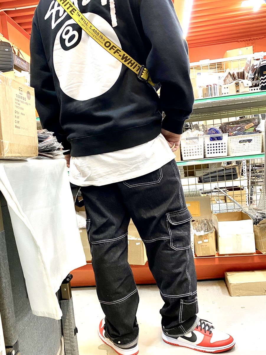 Stussy 8 Ball Hoodie Black - 21SS, Nike x NBA Dunk Low Retro EMB Black and Chile Red 착용 스타일