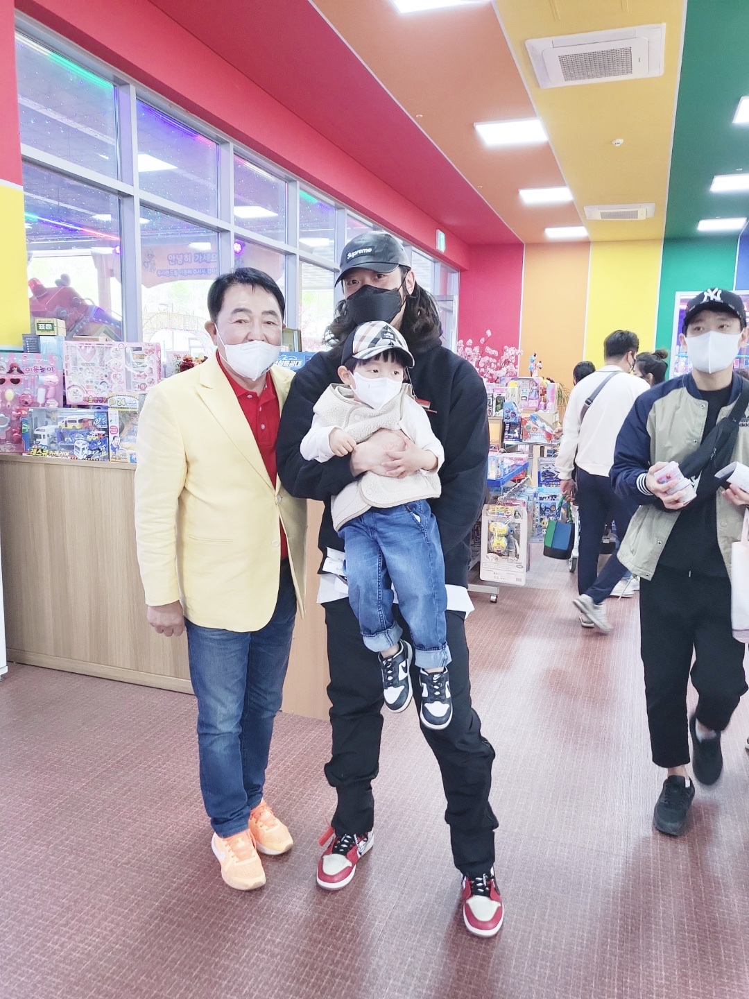 in: S.U.P.R.E.M.E.213님의 스타일 - 2