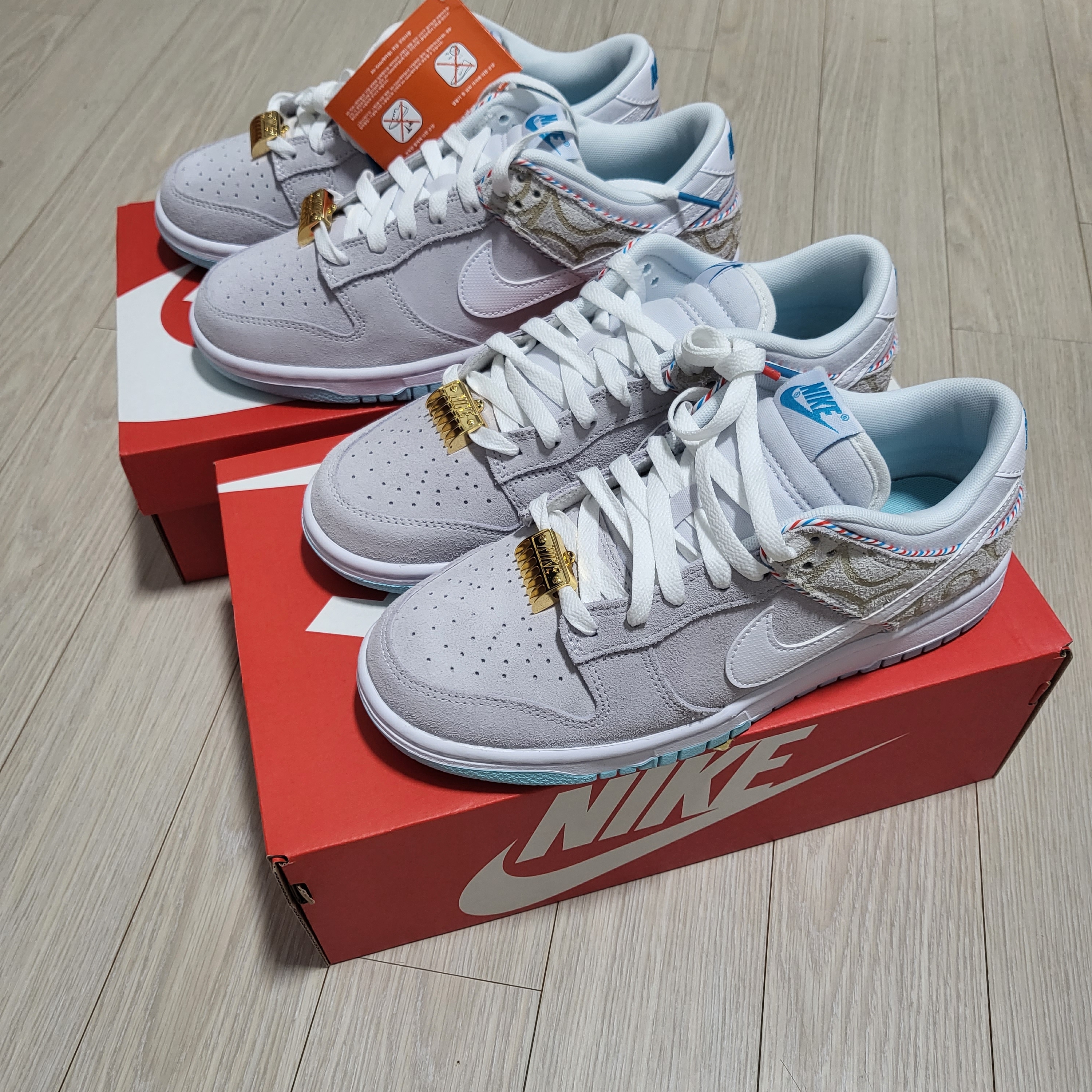 Nike Dunk Low Retro SE Barber Shop Grey 착용 스타일 - 4