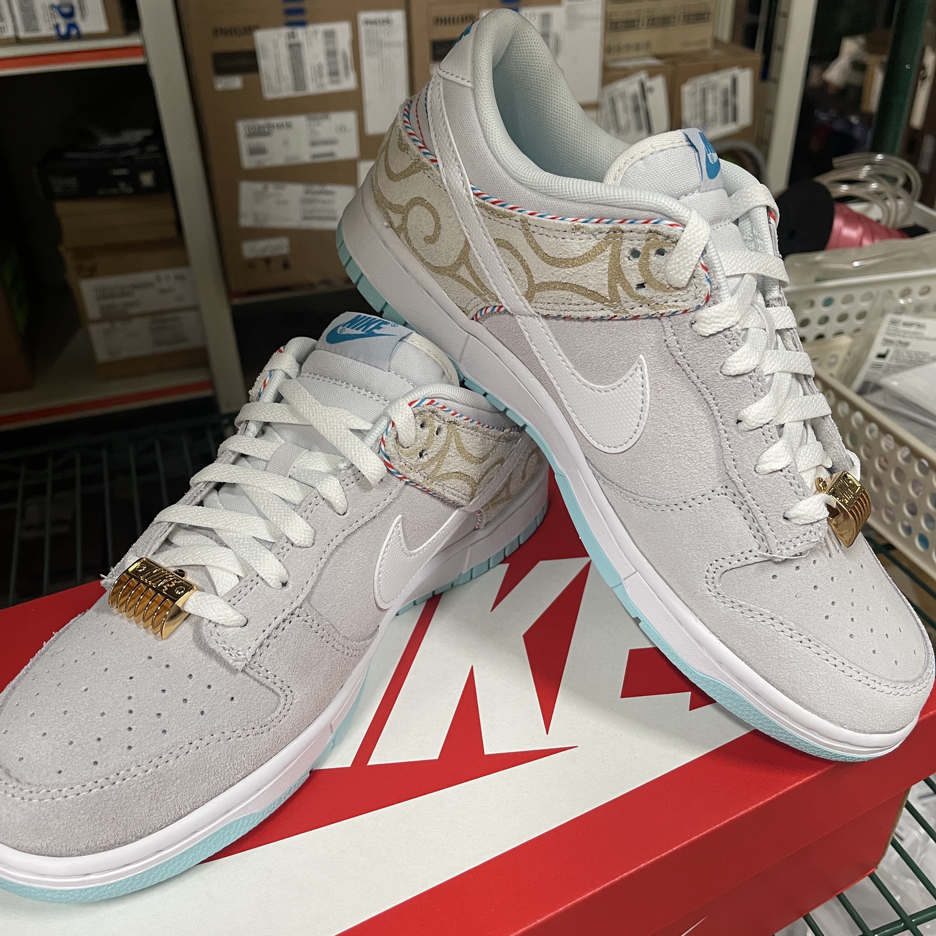 Nike Dunk Low Retro SE Barber Shop Grey 착용 스타일 - 2